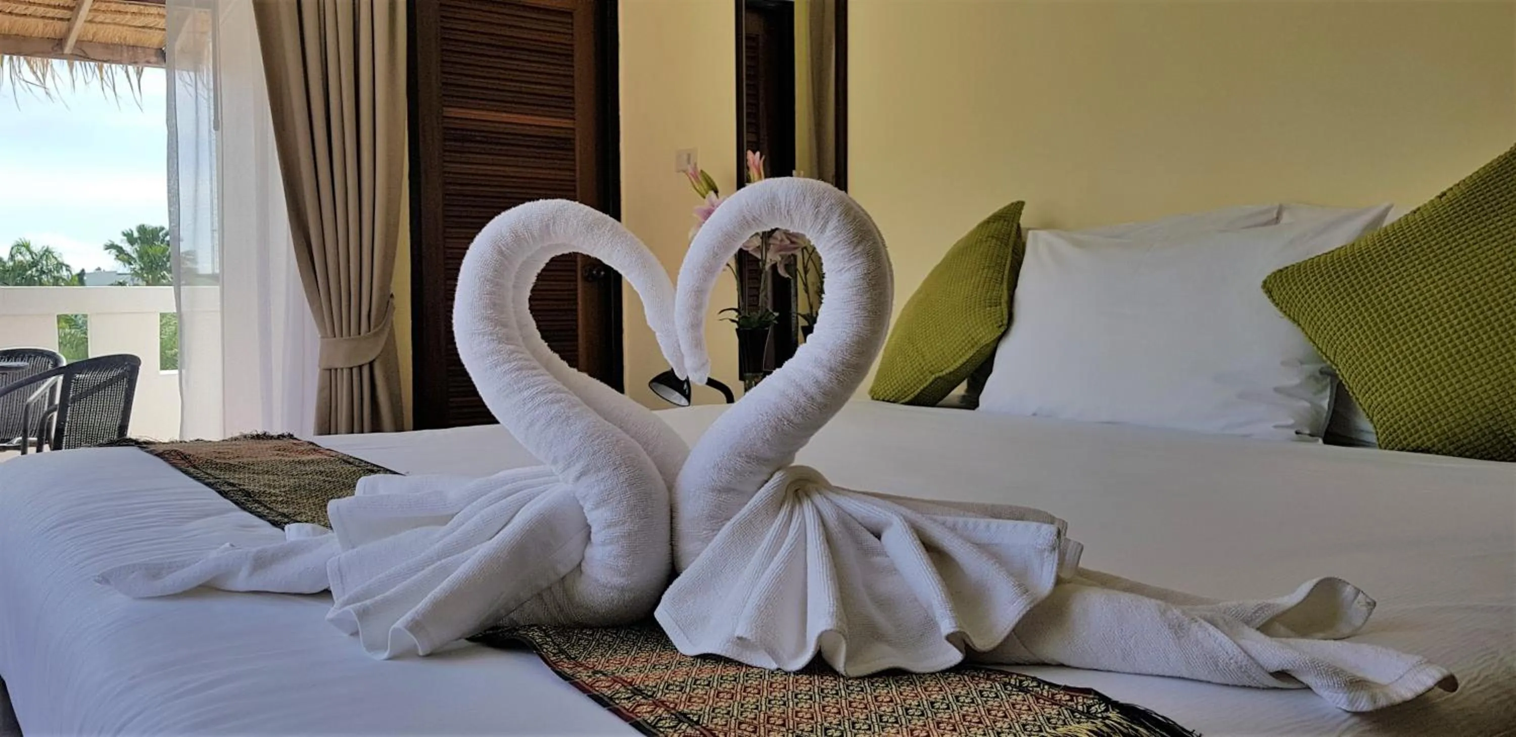 Bedroom, Bed in Karon Pool Hotel