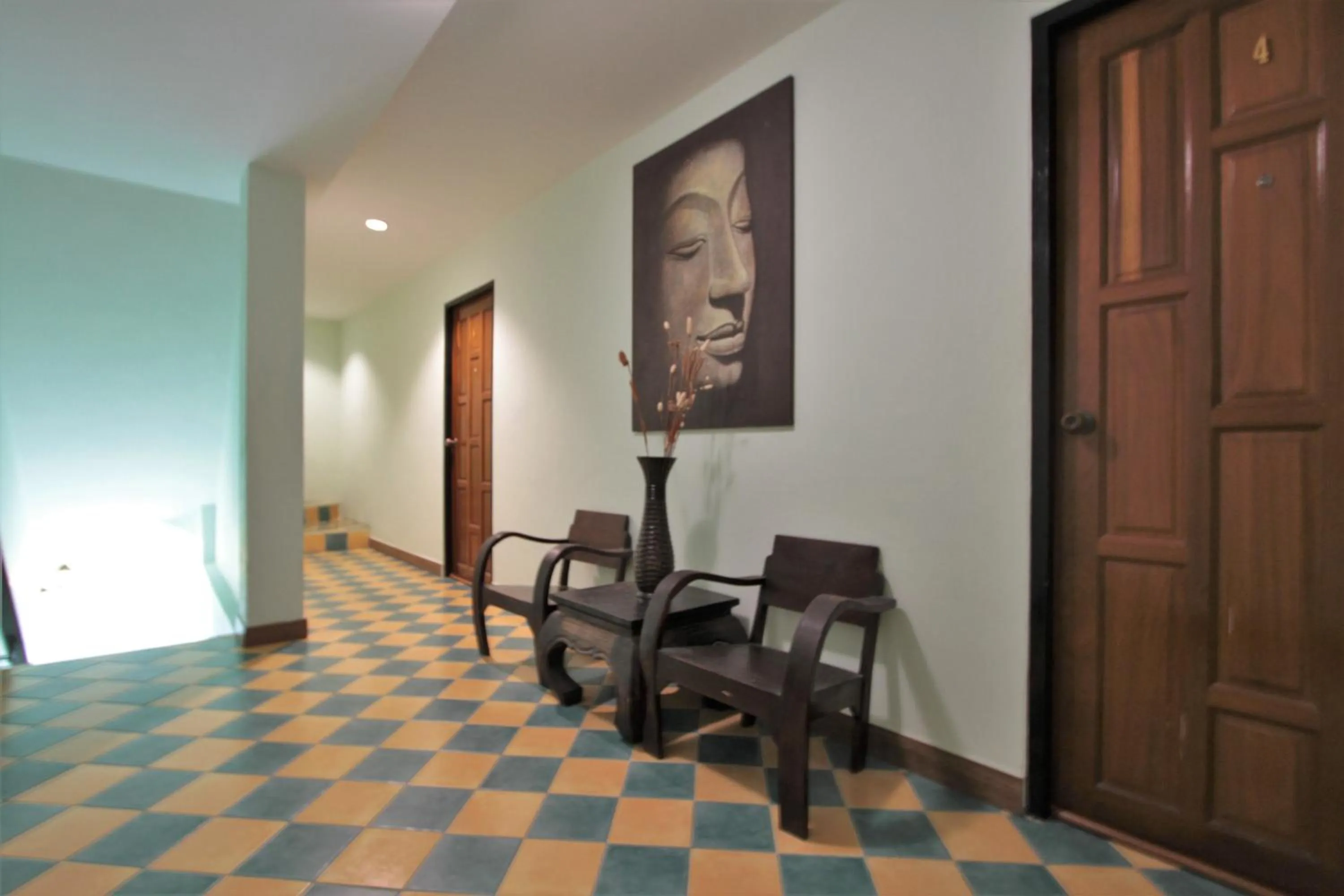 Area and facilities in Karon Pool Hotel