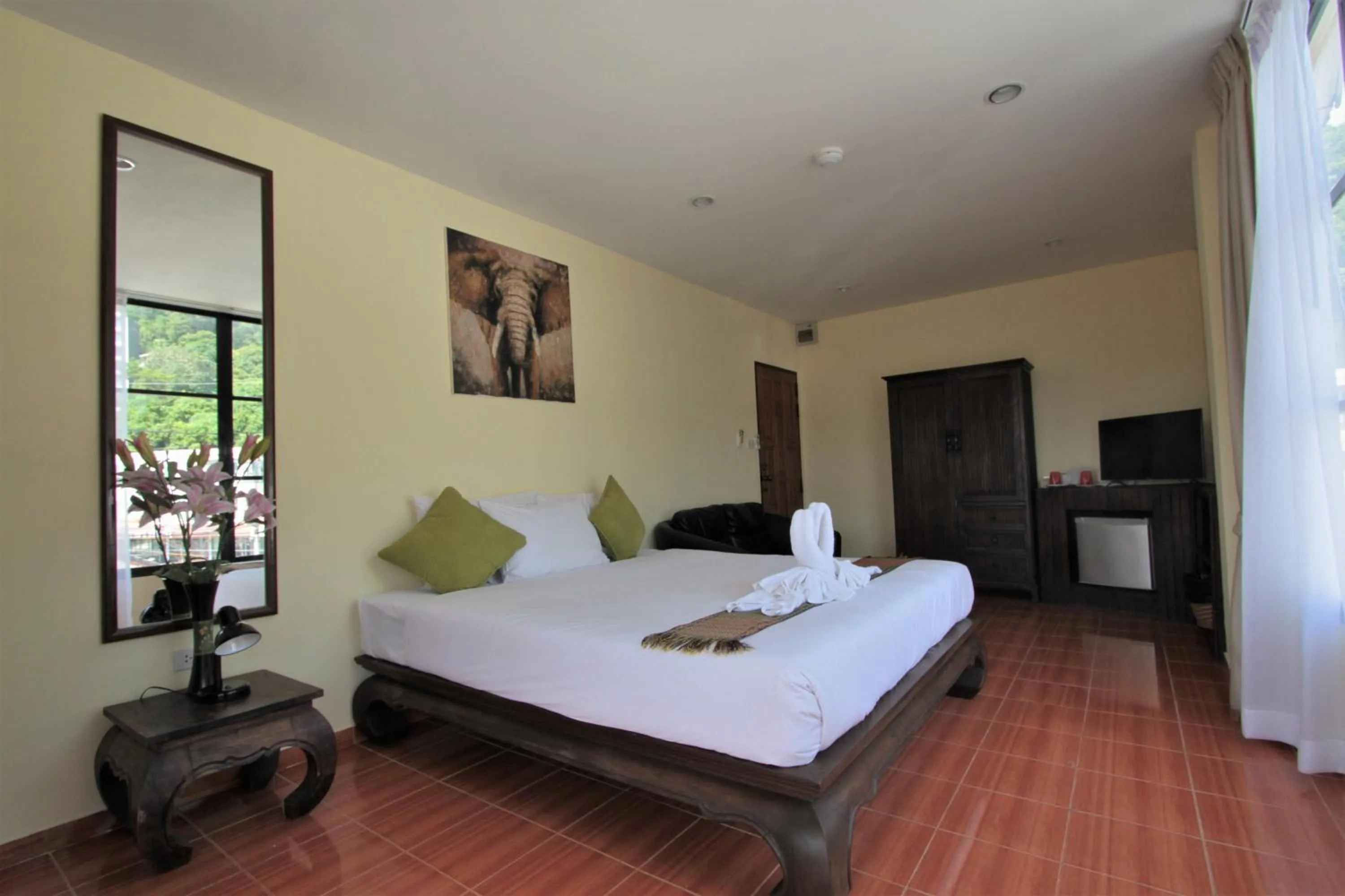 Bedroom, Bed in Karon Pool Hotel