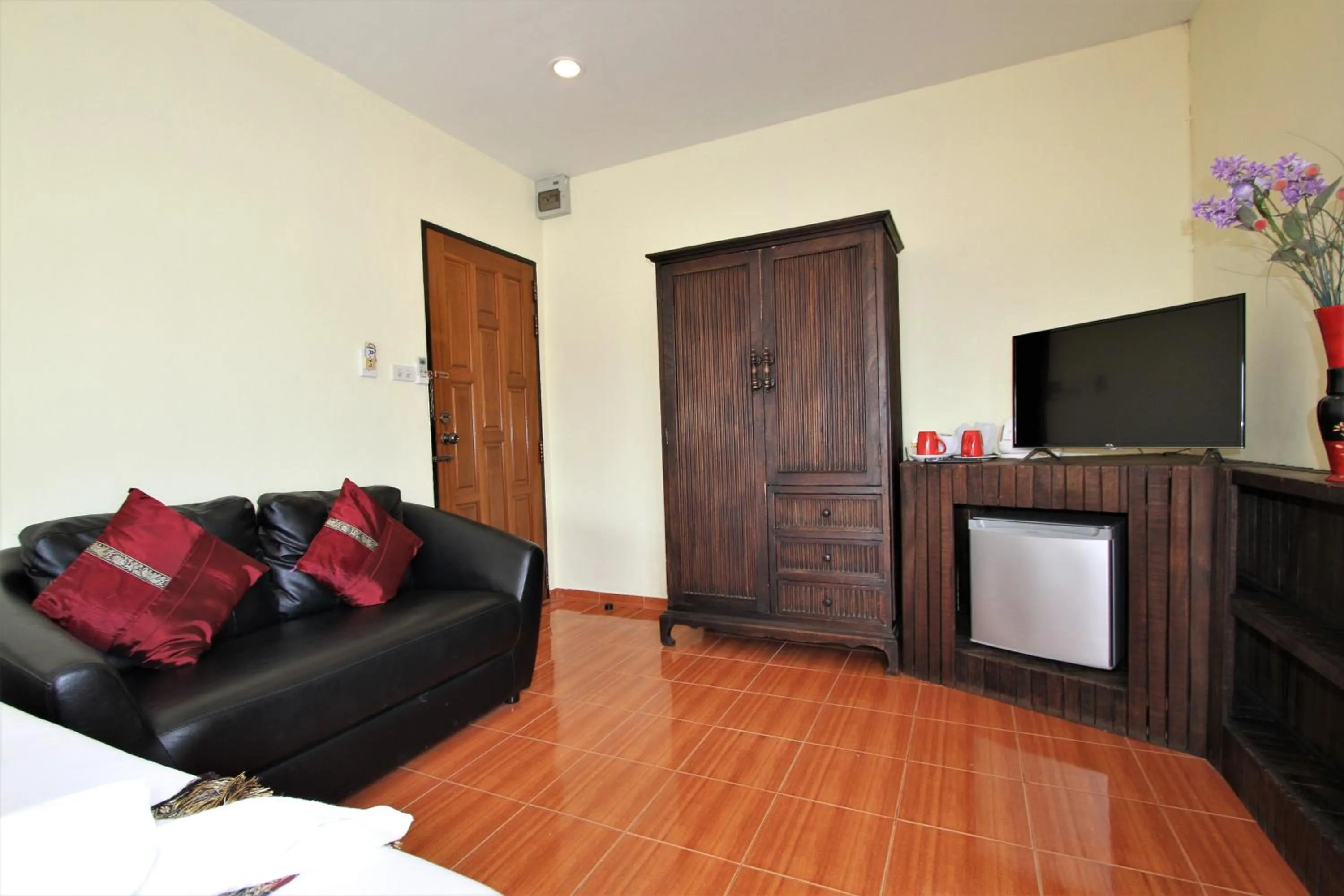 Seating area in Karon Pool Hotel