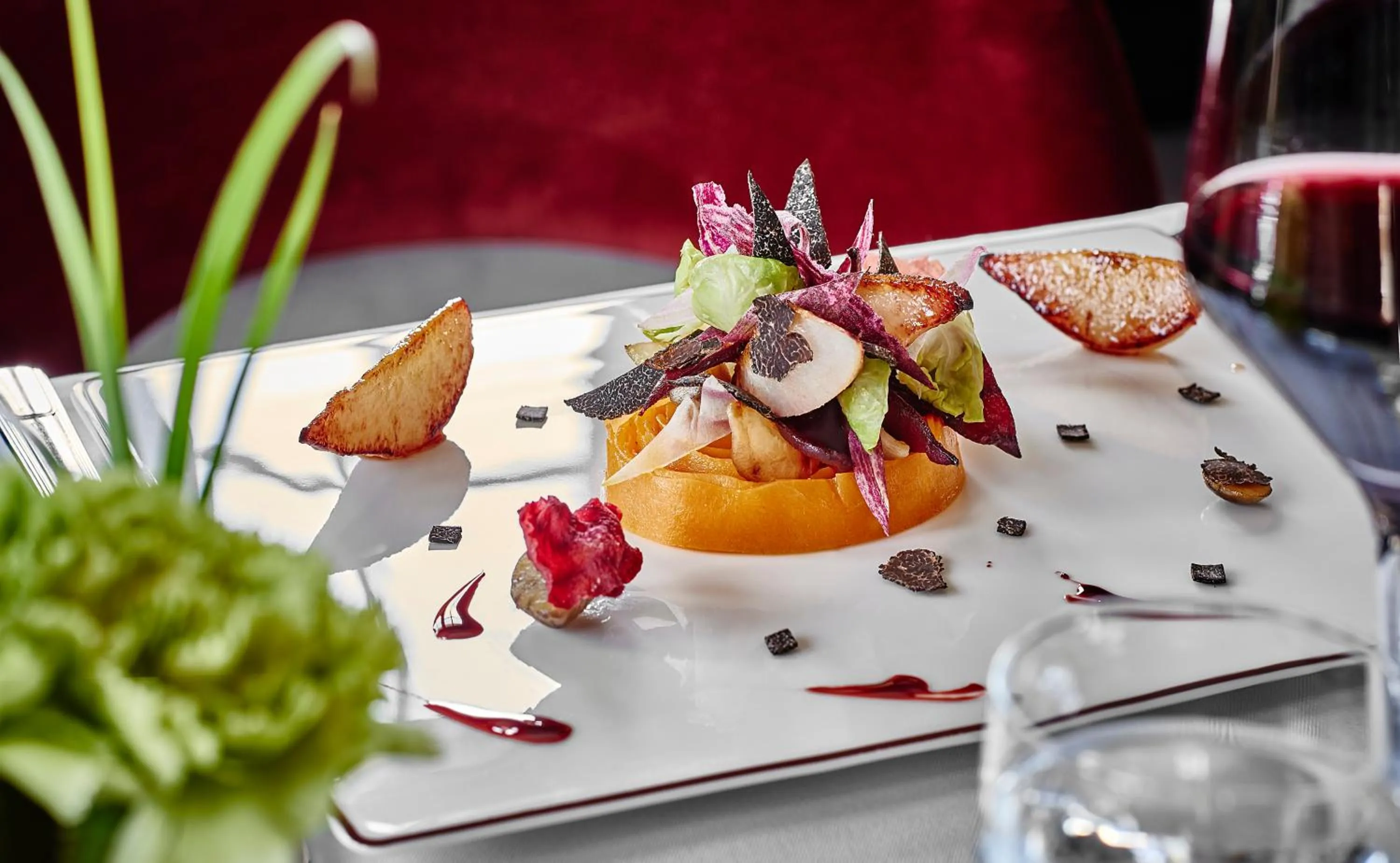 Restaurant/places to eat in Apogée Courchevel, Oetker Hotels