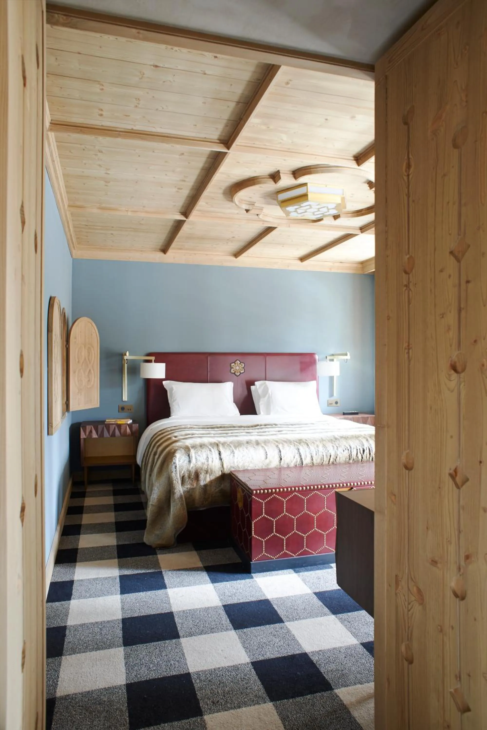 Bed in Apogée Courchevel, Oetker Hotels