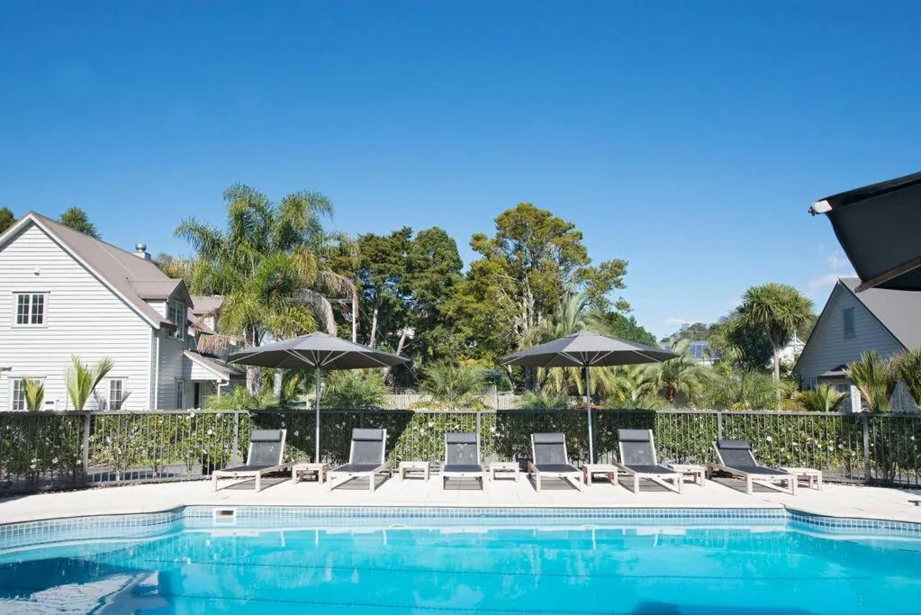 Capital Cottage 2-4 Bedroom- Russell Cottages Collection