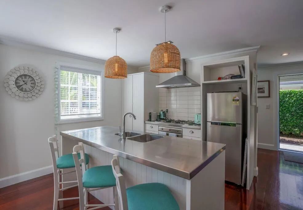 Capital Cottage 2-4 Bedroom- Russell Cottages Collection