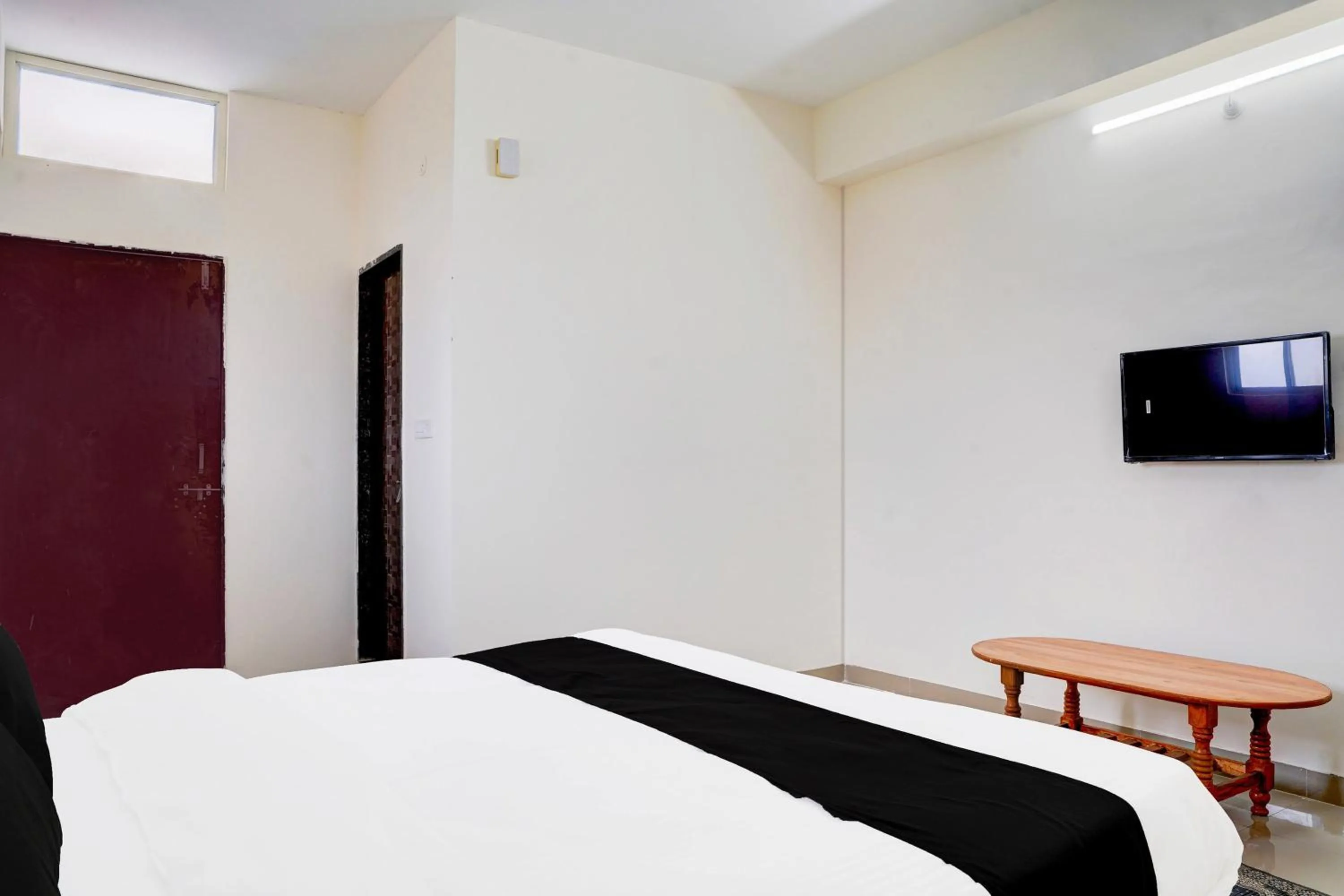 Bedroom, Bed in Super Hotel O MAZENTA PALACE