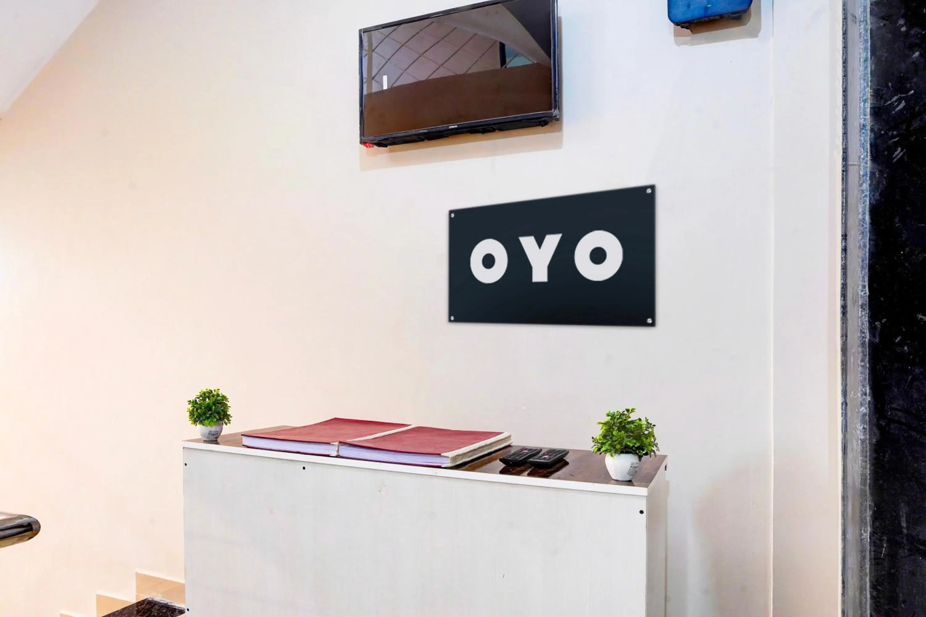 Lobby or reception in Super Hotel O MAZENTA PALACE