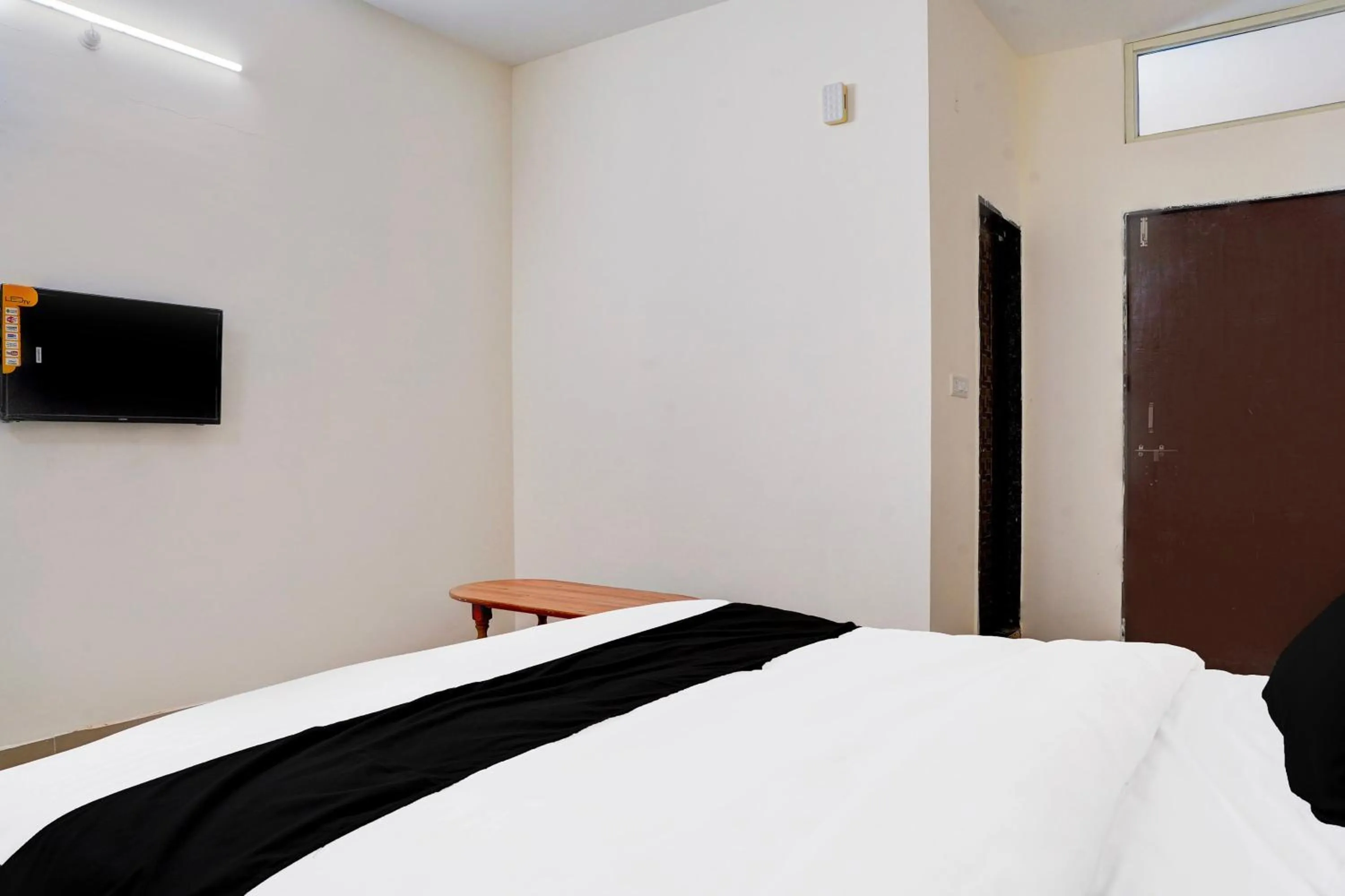 Bedroom, Bed in Super Hotel O MAZENTA PALACE