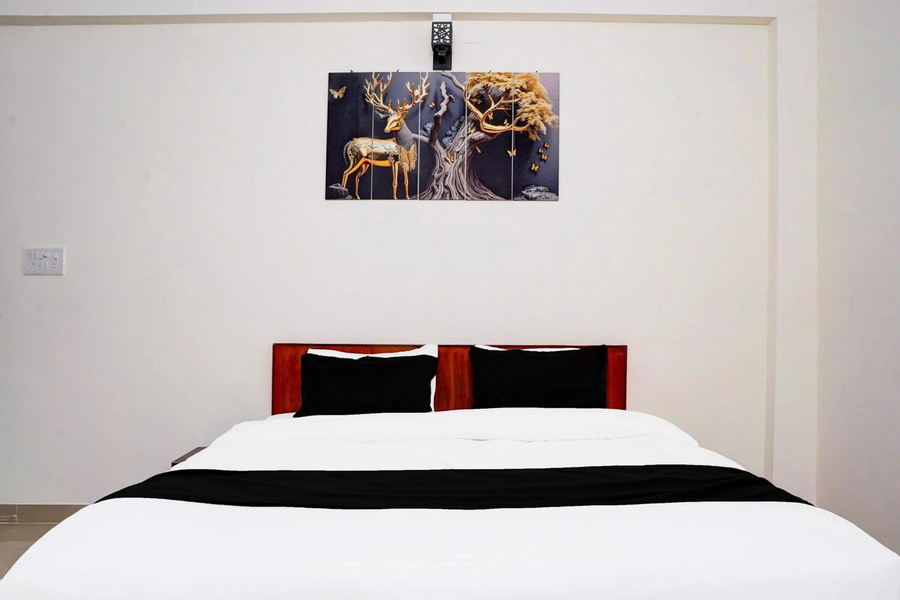 Bedroom, Bed in Super Hotel O MAZENTA PALACE