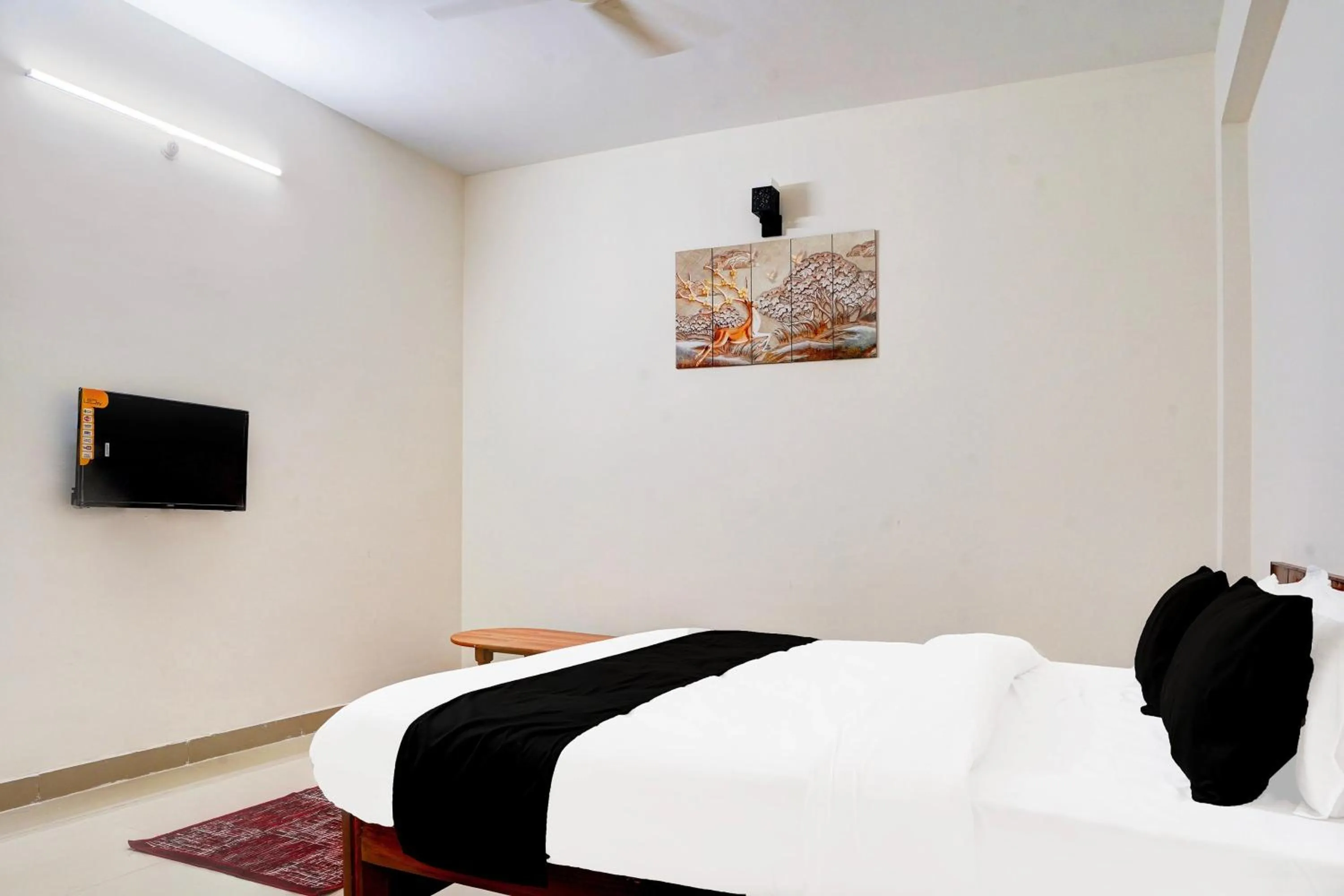 Bedroom, Bed in Super Hotel O MAZENTA PALACE