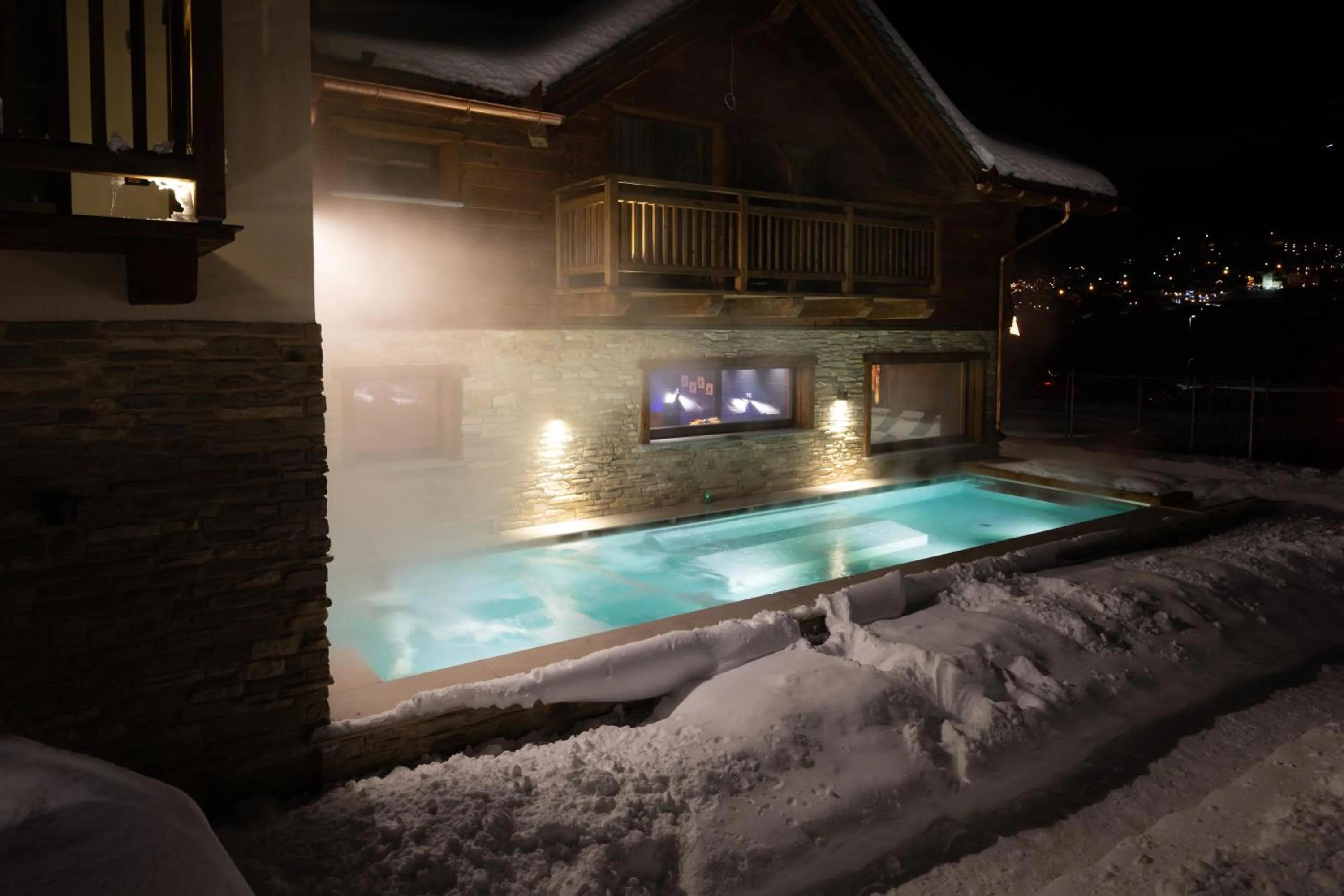 Winter in Mont Chalet Nevada - Hotel & Spa