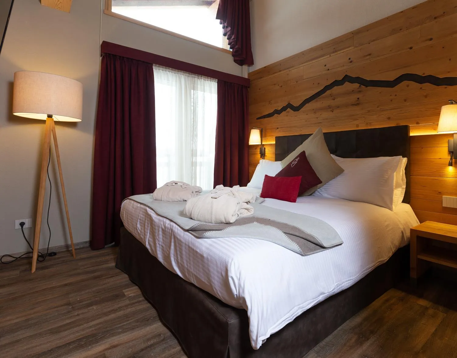 Photo of the whole room, Bed in Mont Chalet Nevada - Hotel & Spa