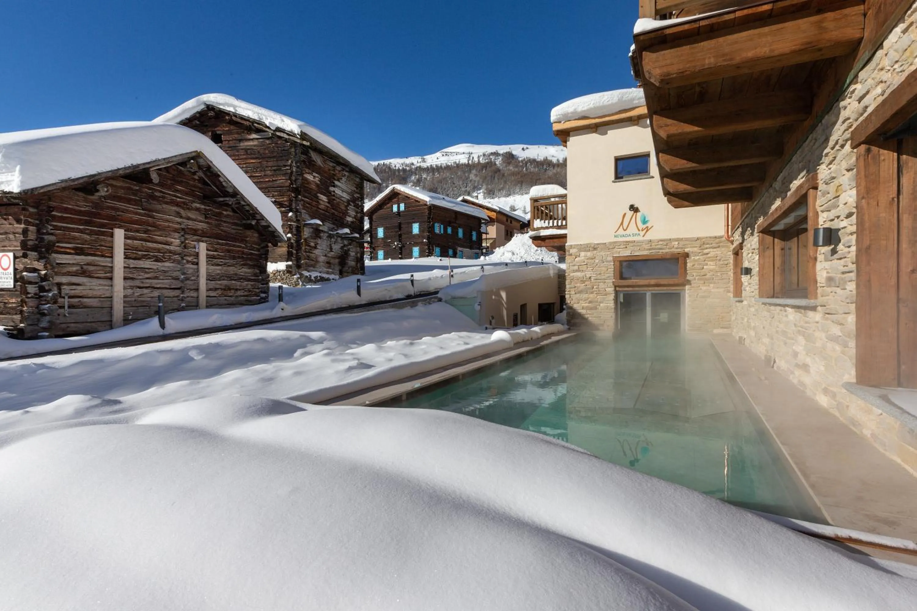 Day in Mont Chalet Nevada - Hotel & Spa