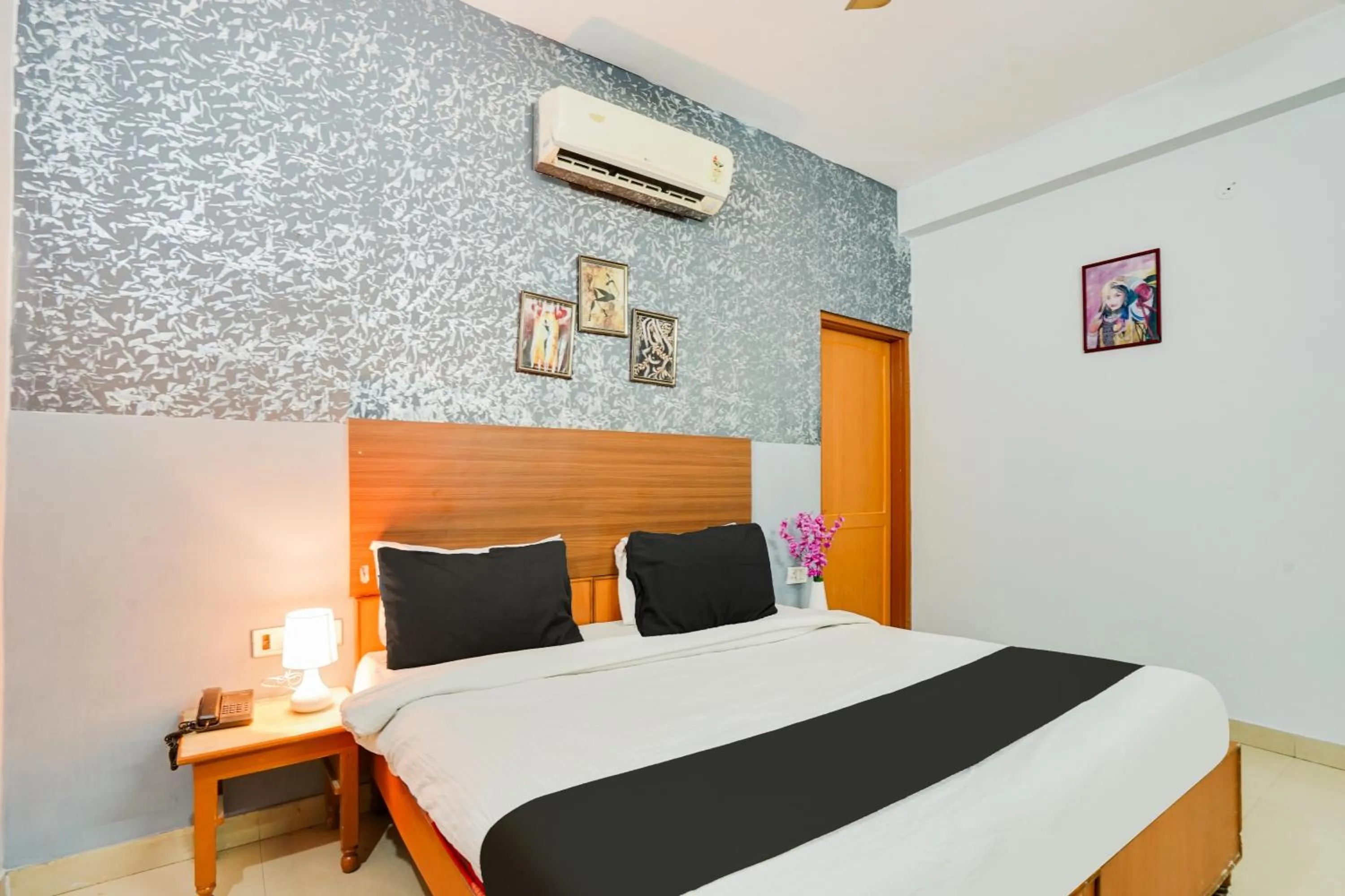 Bedroom in Hotel O JLN Marg Malviya Nagar Formerly Hotel Braj Haveli