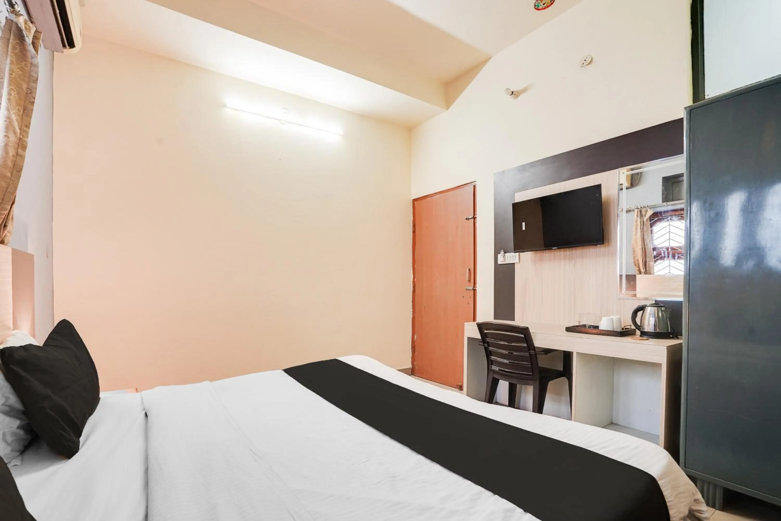 Bedroom in Hotel O JLN Marg Malviya Nagar Formerly Hotel Braj Haveli