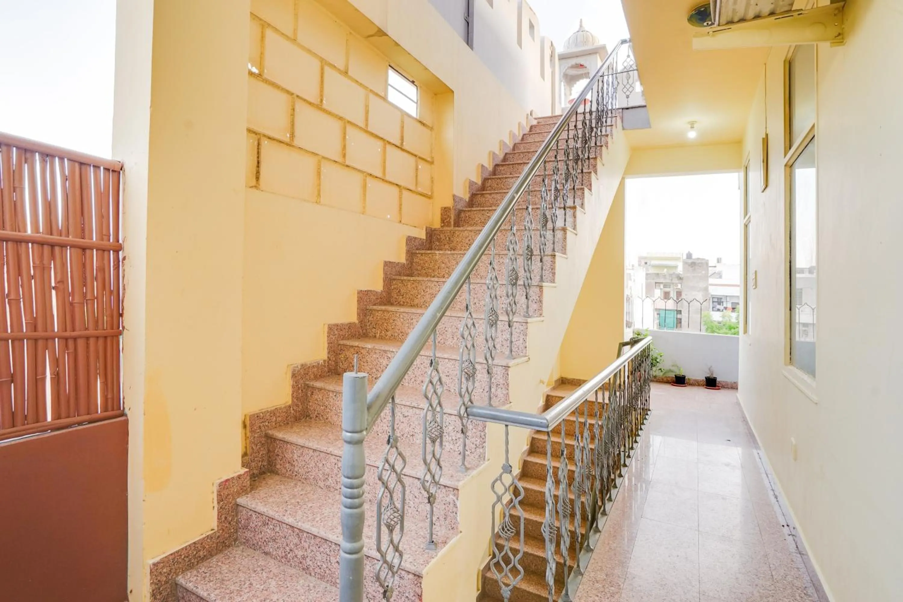 Lobby or reception in Hotel O JLN Marg Malviya Nagar Formerly Hotel Braj Haveli