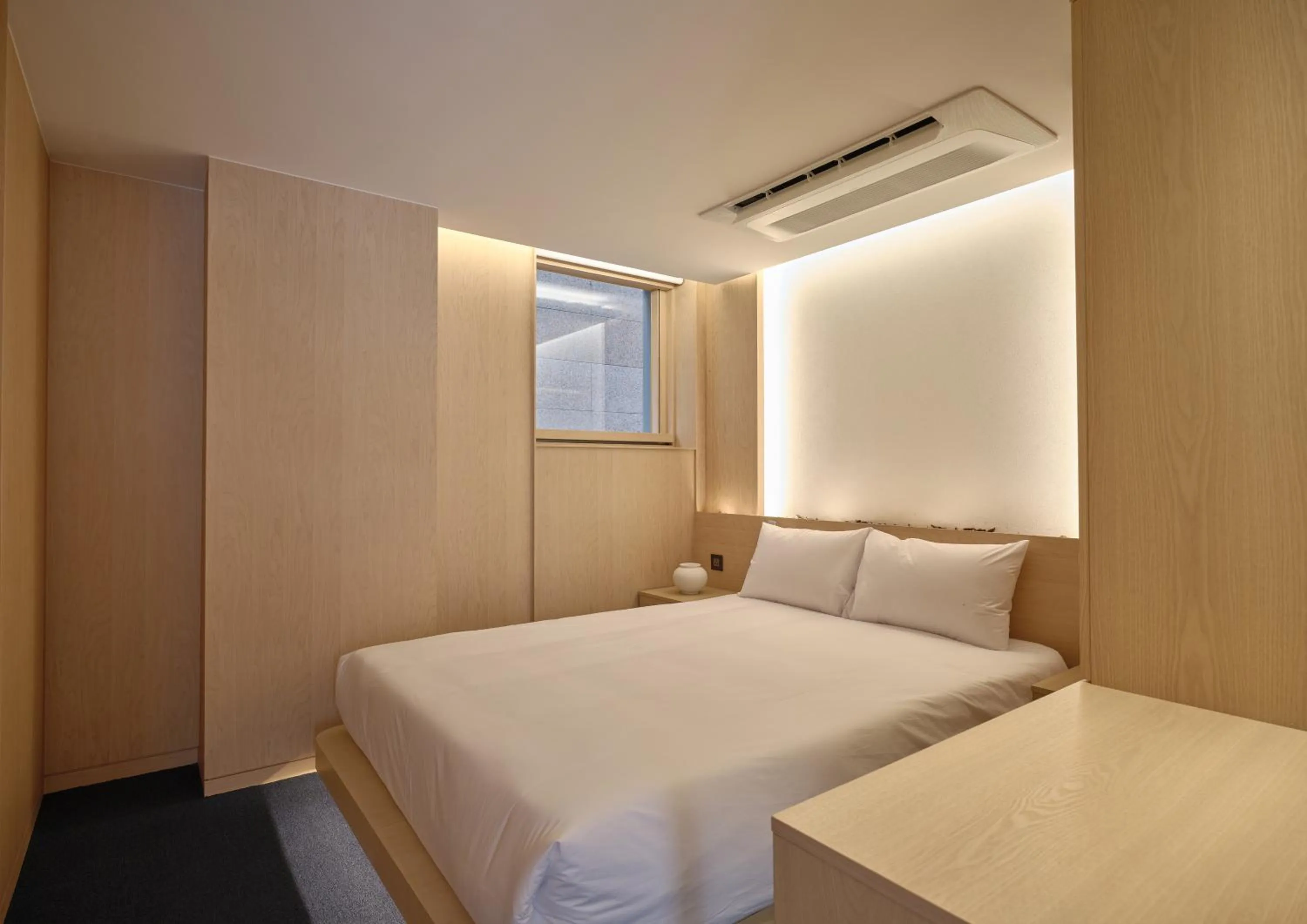 Bed in UH Suite The Gangnam