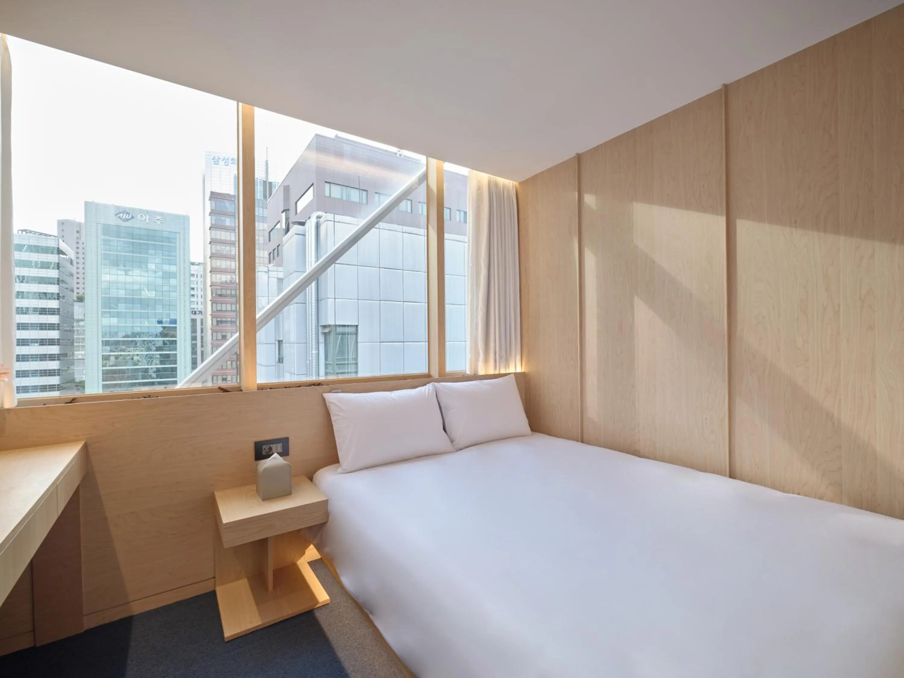 Bed in UH Suite The Gangnam