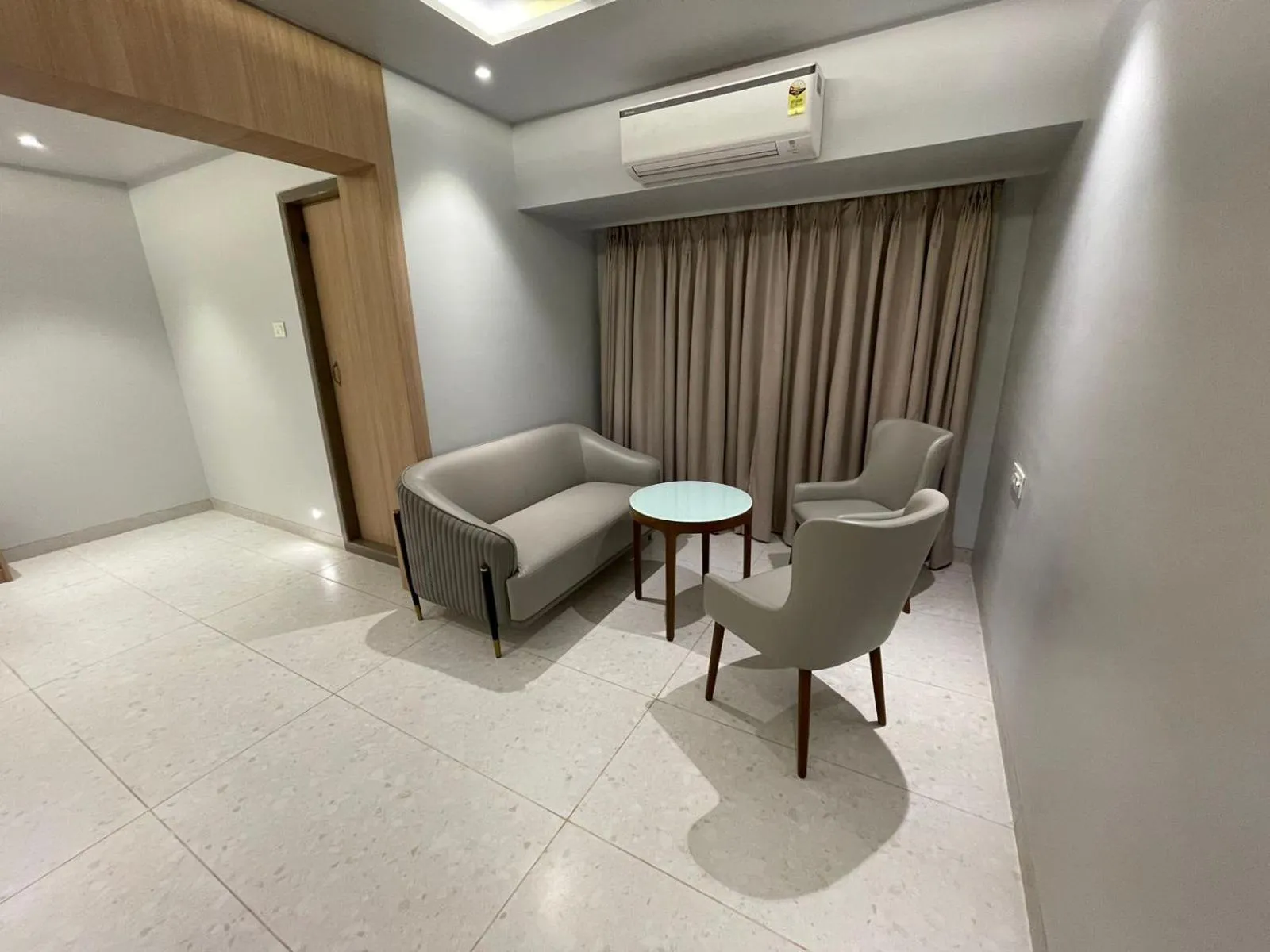 Seating area in Hotel The West Coast