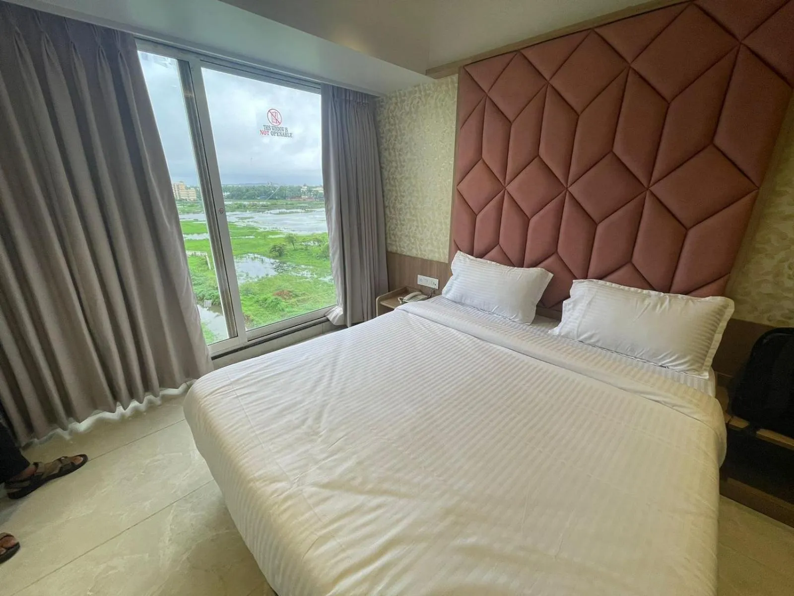 Bedroom, Bed in Hotel The West Coast