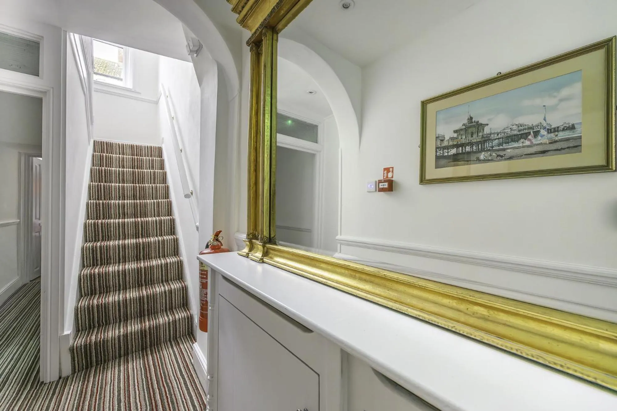 Other in Upper Rock Brighton – Guest House