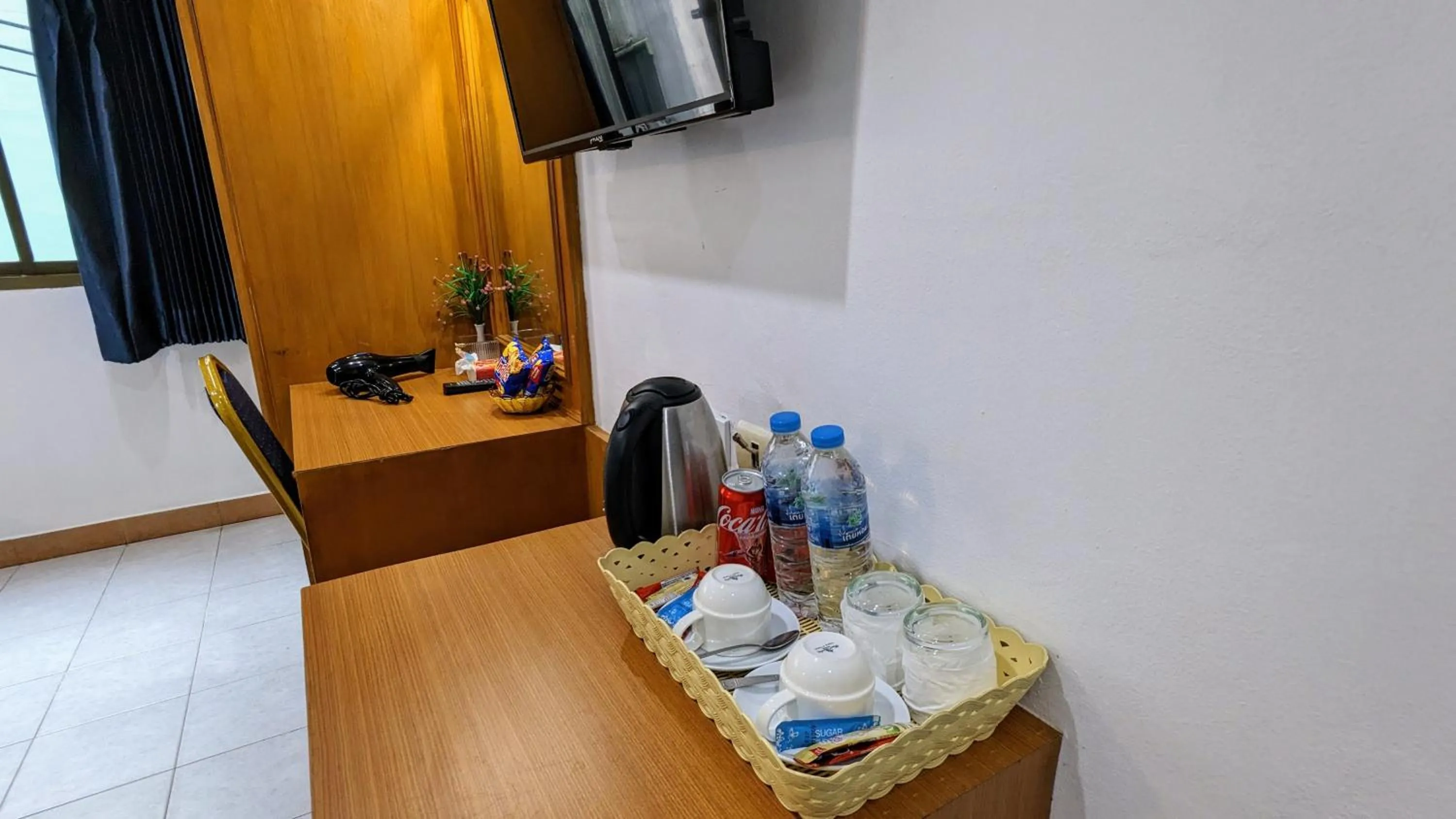 TV and multimedia in Heaven House Restro & Bar