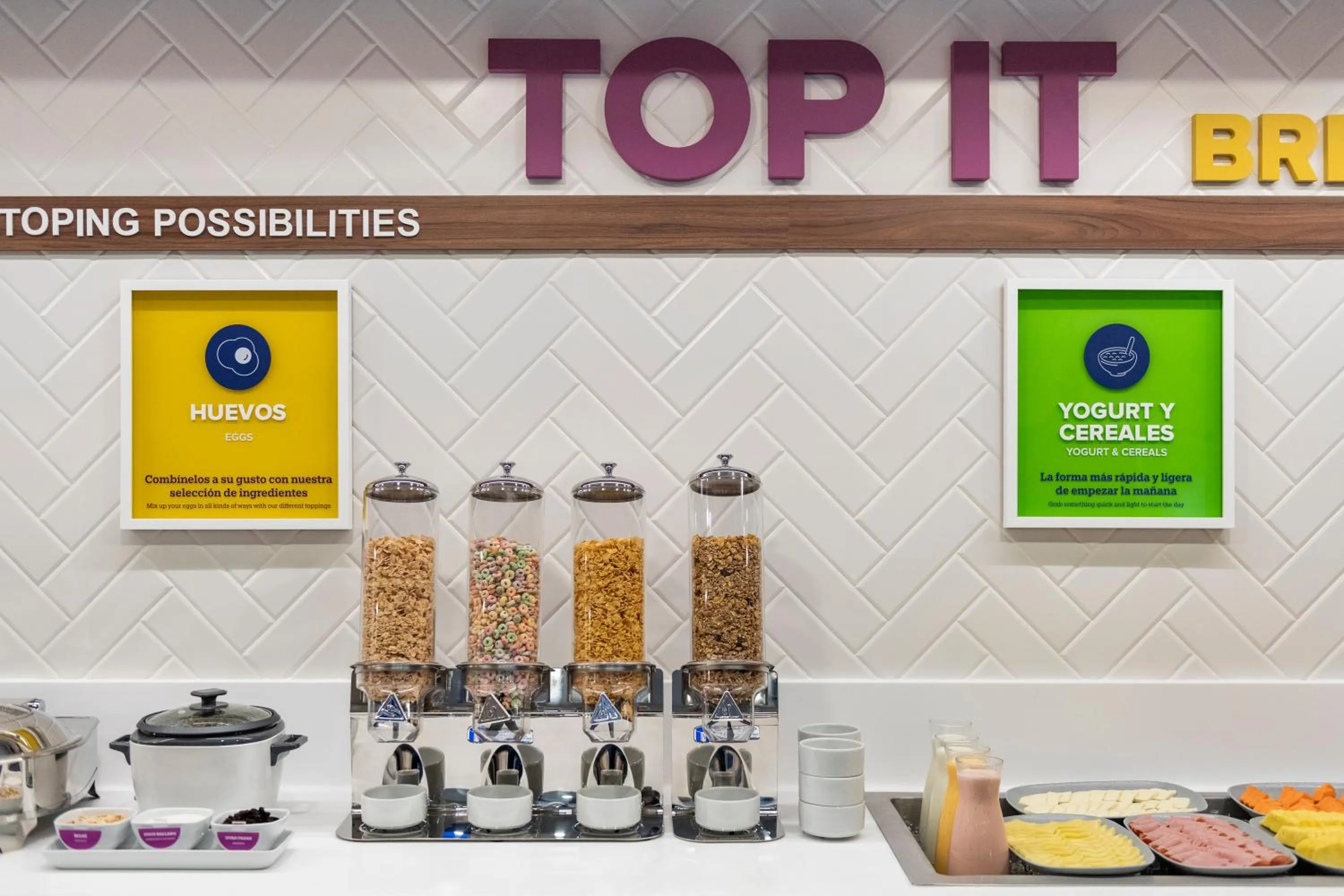 Food and drinks in Tru By Hilton Cali Sur