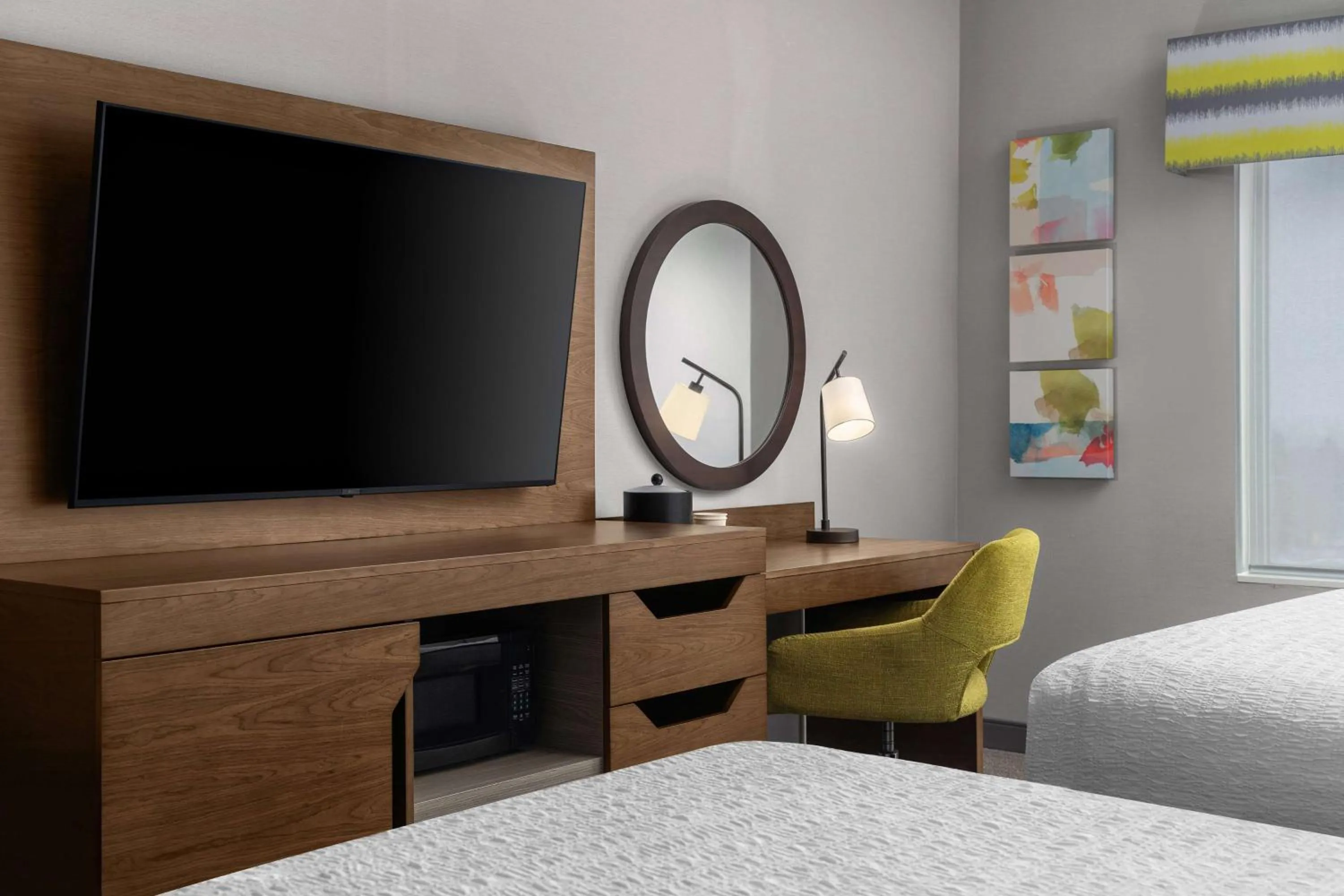 Bedroom, Bed in Hampton Inn & Suites Orangeville, On