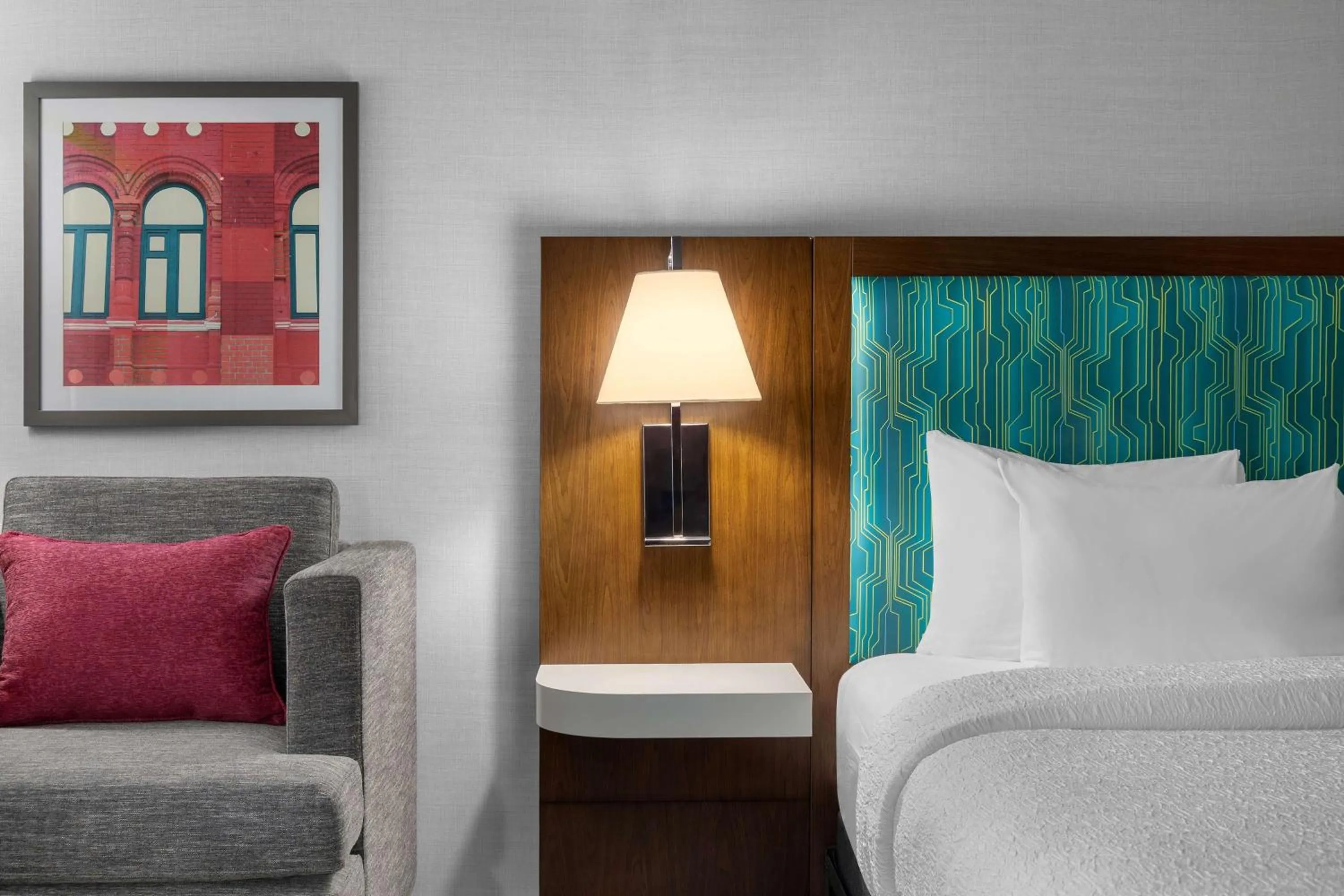 Living room, Bed in Hampton Inn & Suites Orangeville, On