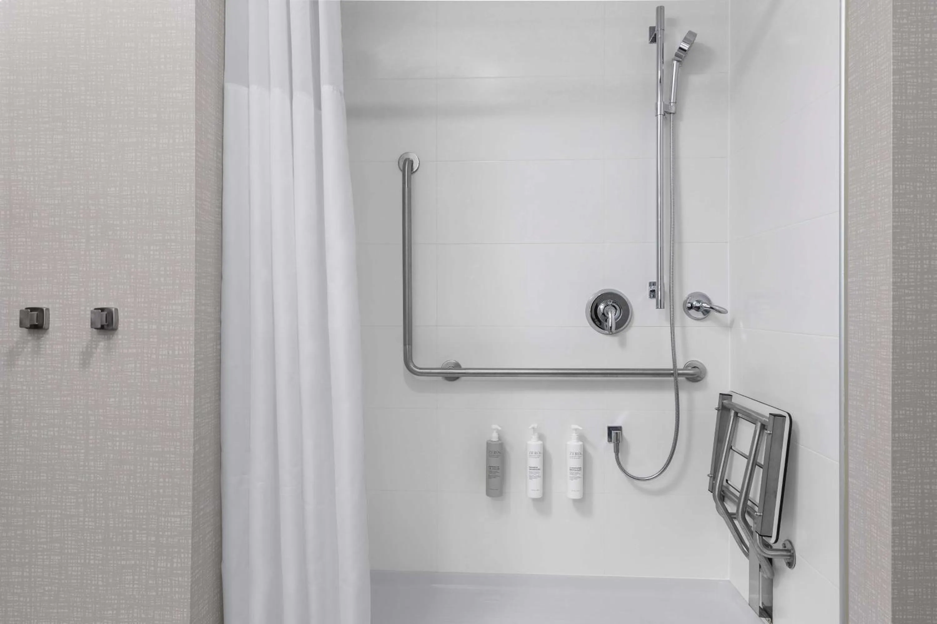 Bathroom in Hampton Inn & Suites Orangeville, On