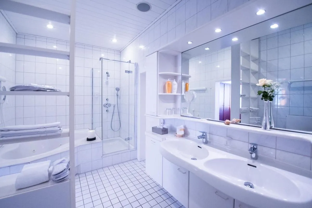 Shower in Posthotel Monegro