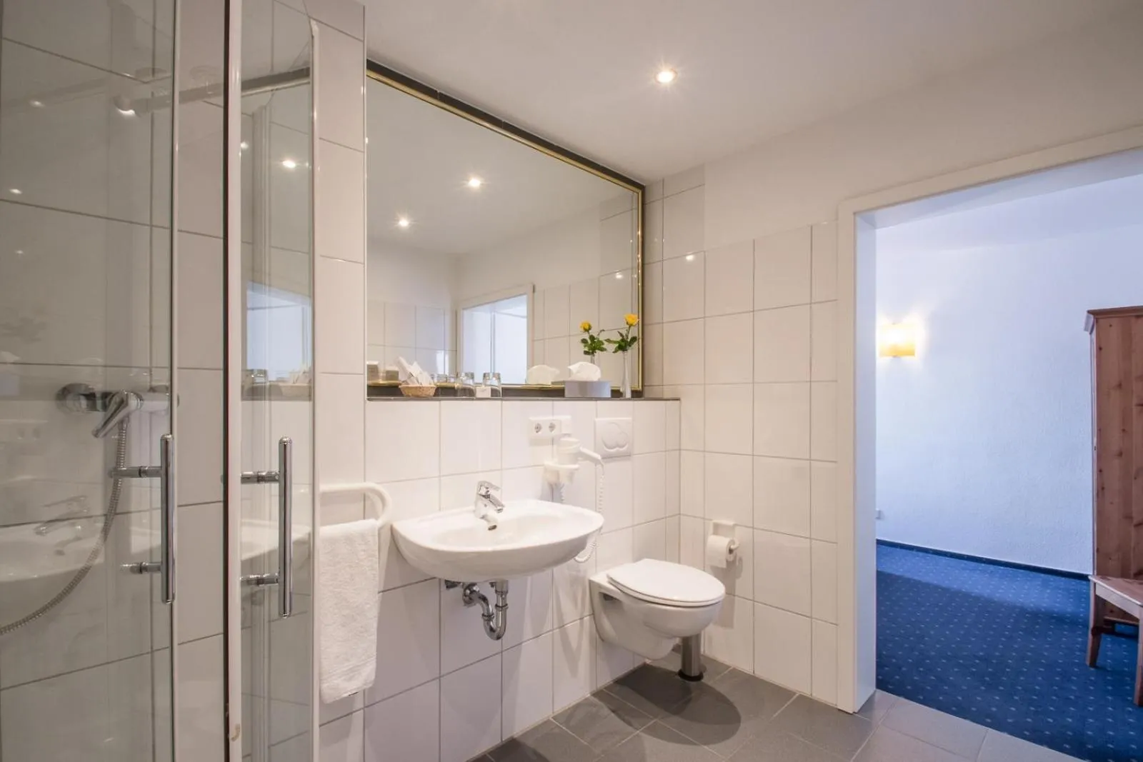 Shower in Posthotel Monegro