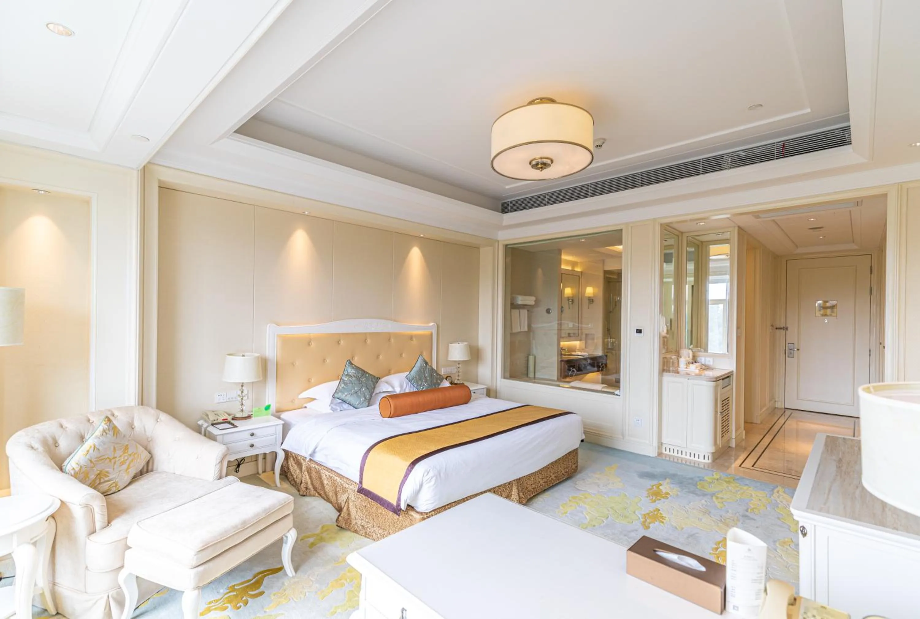 Bed in Nanjing Dongjiao State Guesthouse