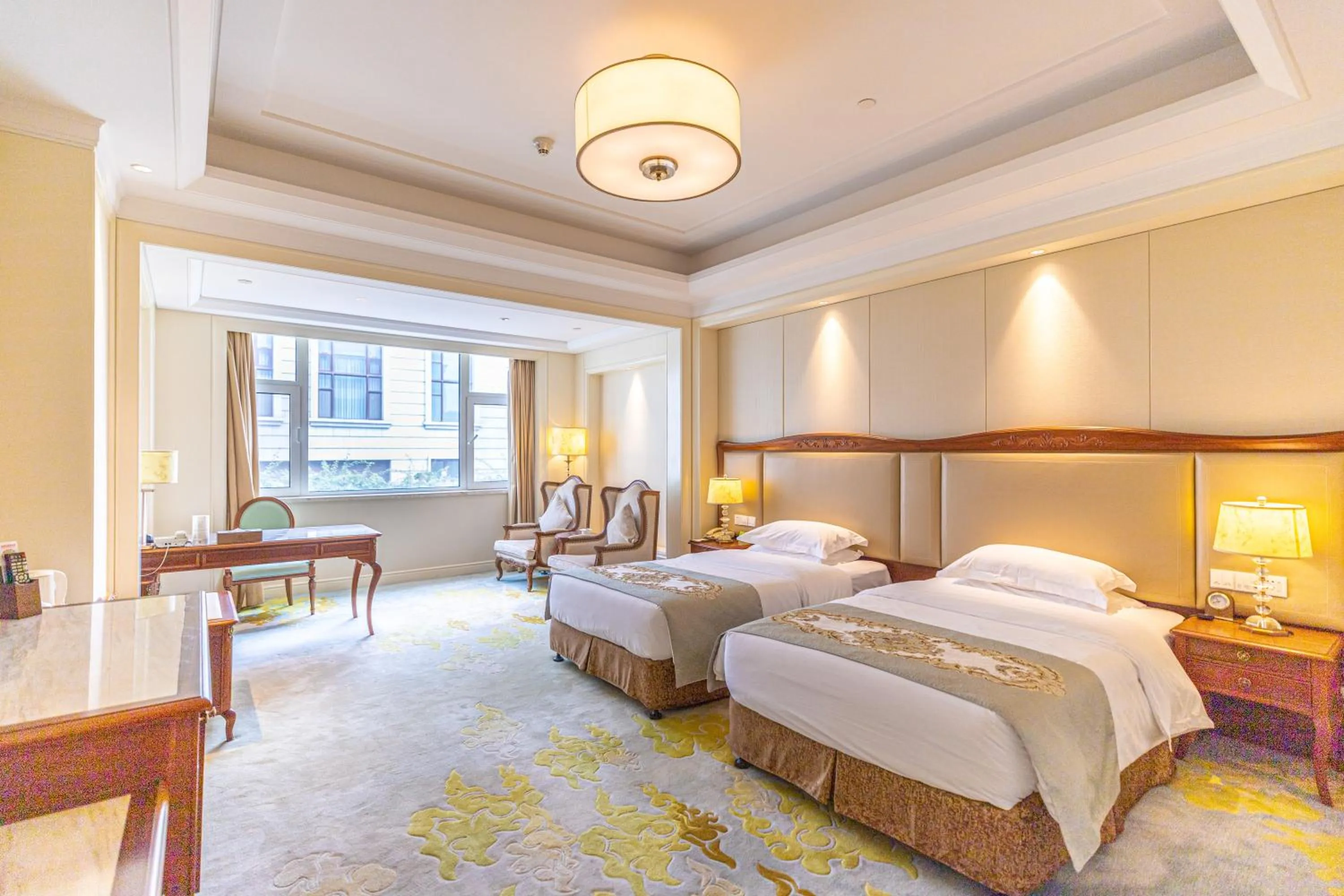 Bed in Nanjing Dongjiao State Guesthouse