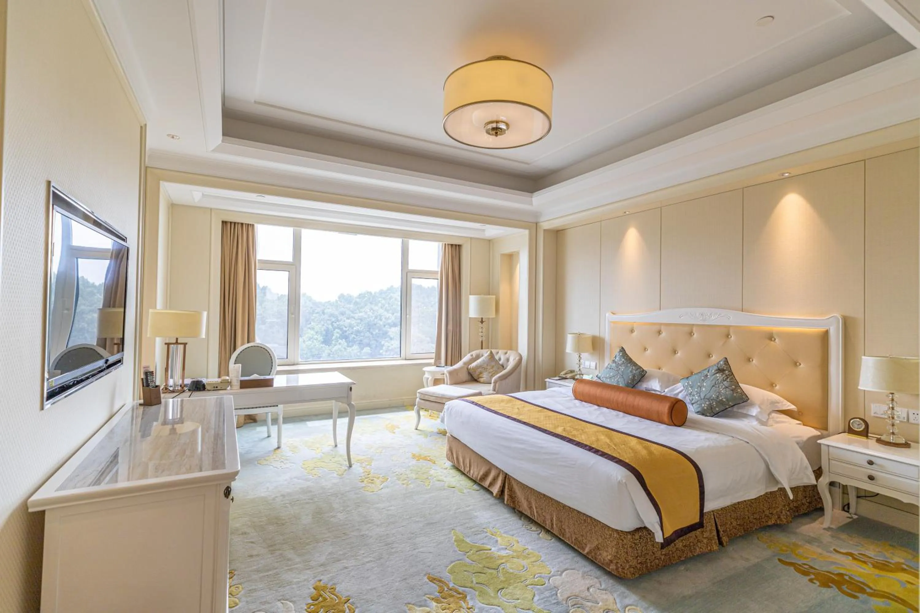 Bed in Nanjing Dongjiao State Guesthouse