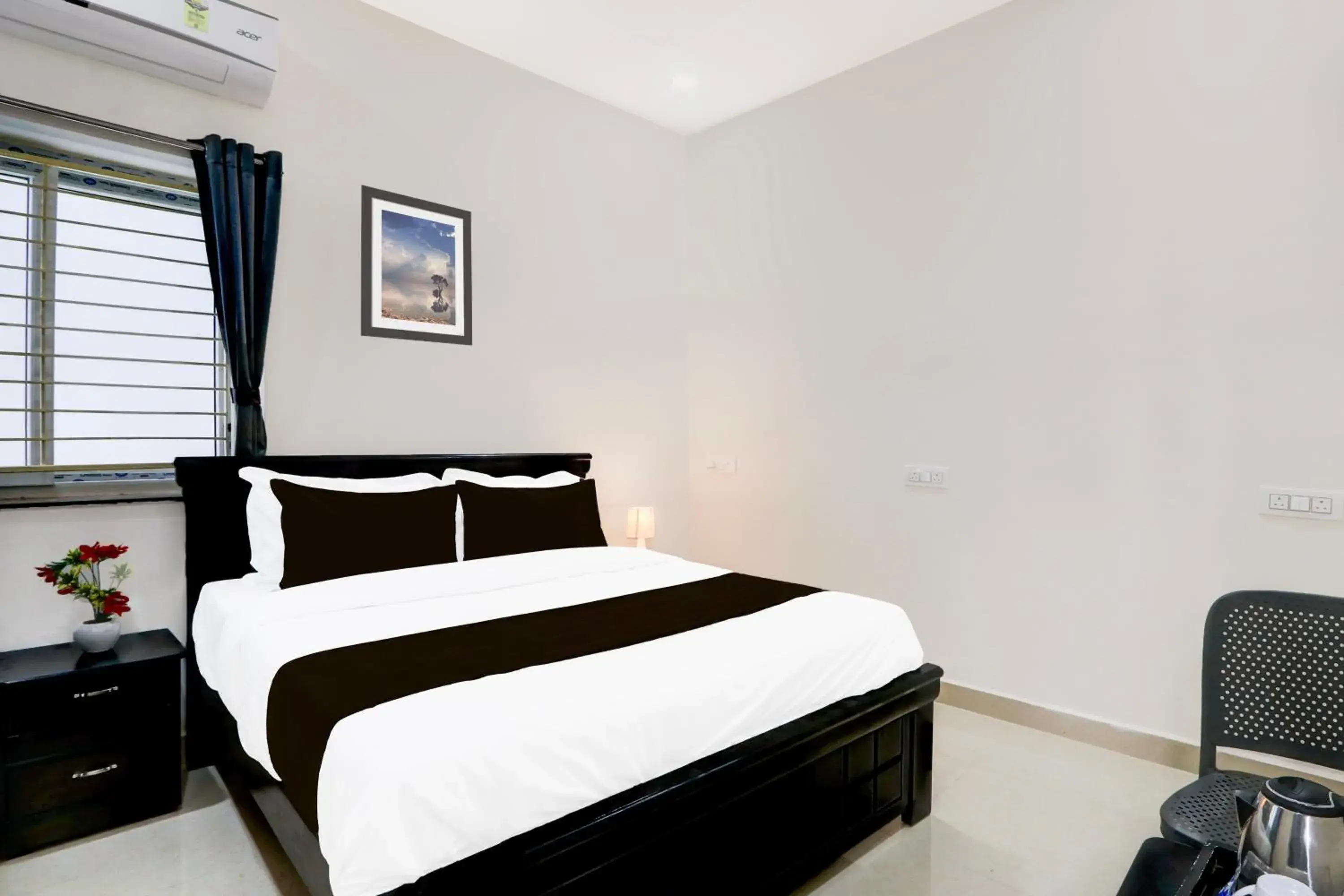 Bedroom, Bed in Super Hotel O Adibatla near TCS Bedroom, Bed in Super Hotel O Adibatla near TCS