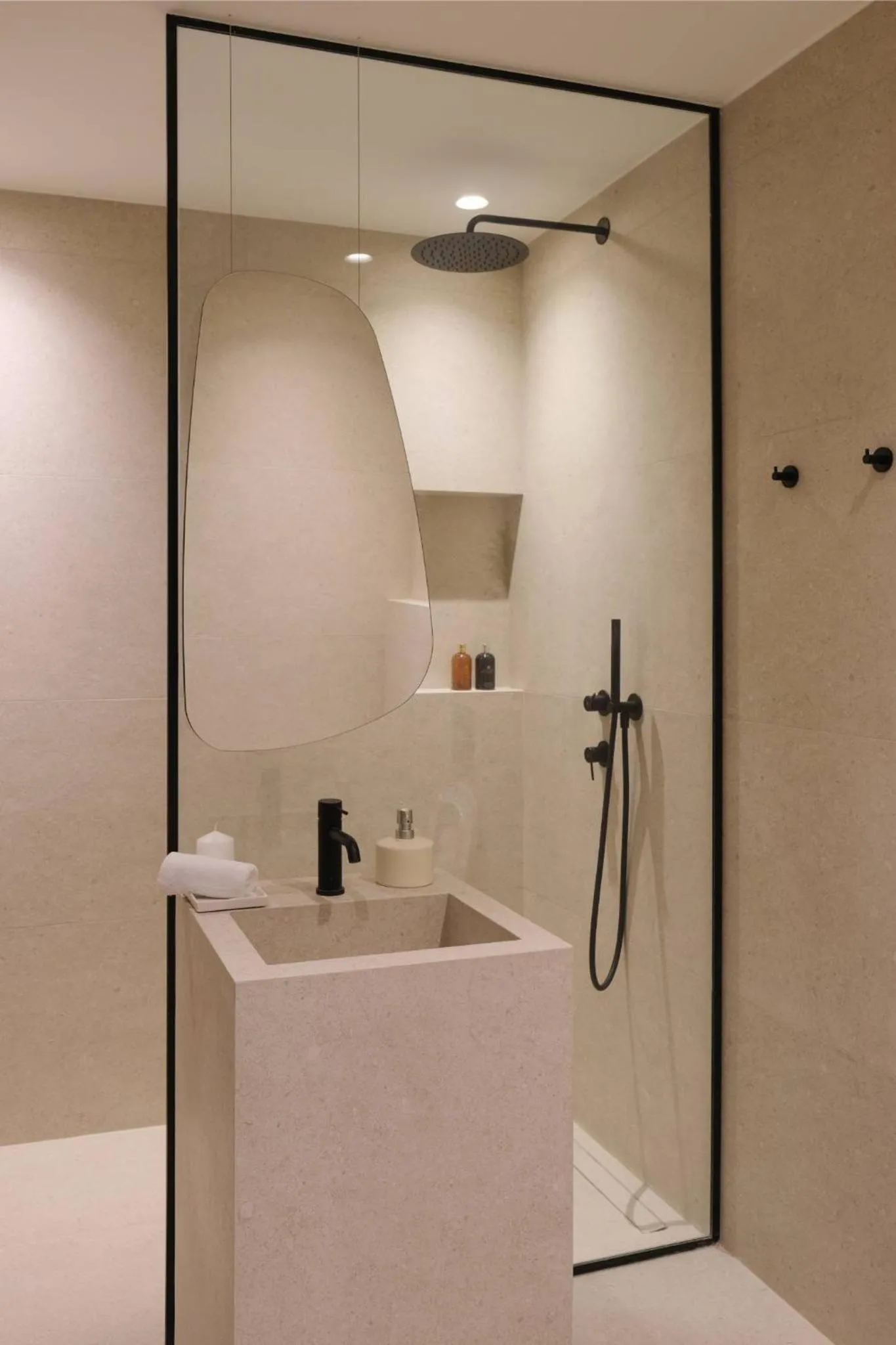 Shower in Floating Cubes Villas Aegina