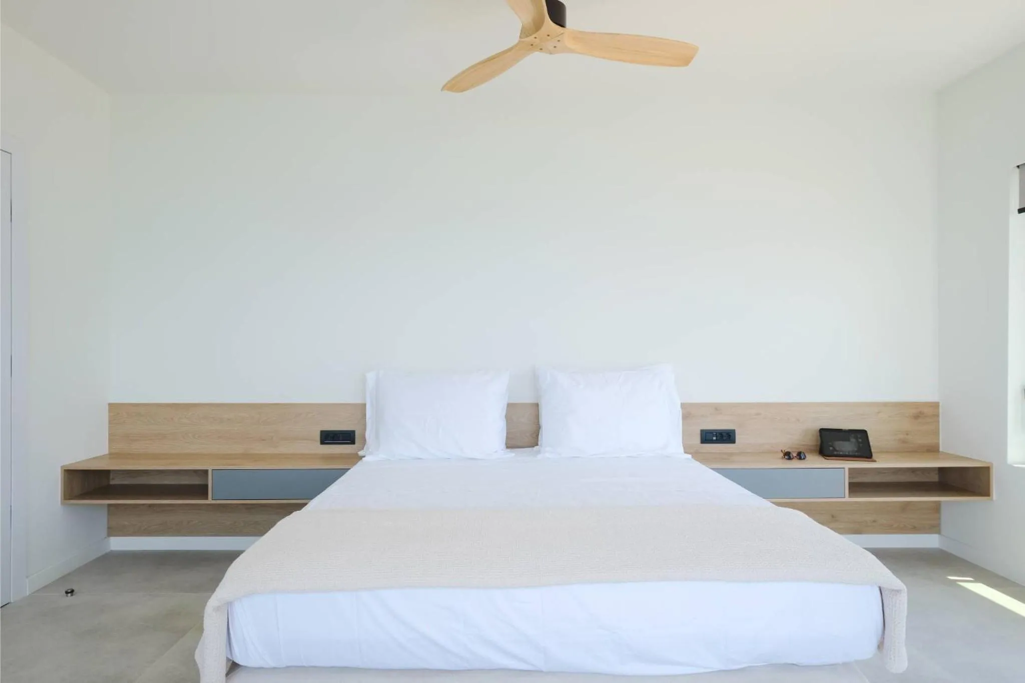 Bed in Floating Cubes Villas Aegina