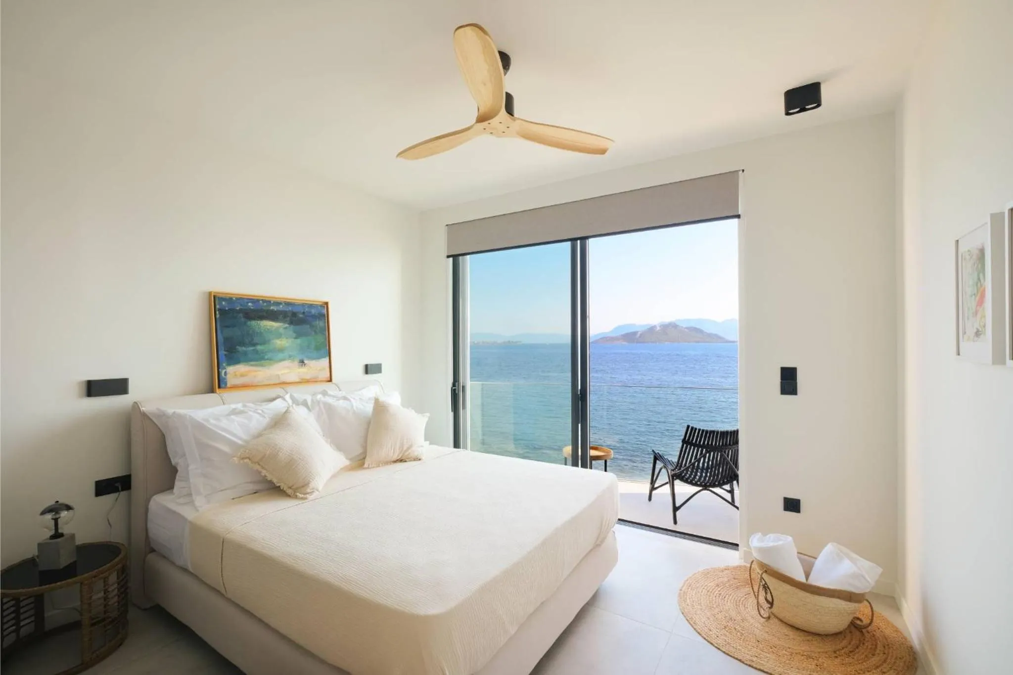 Bed in Floating Cubes Villas Aegina