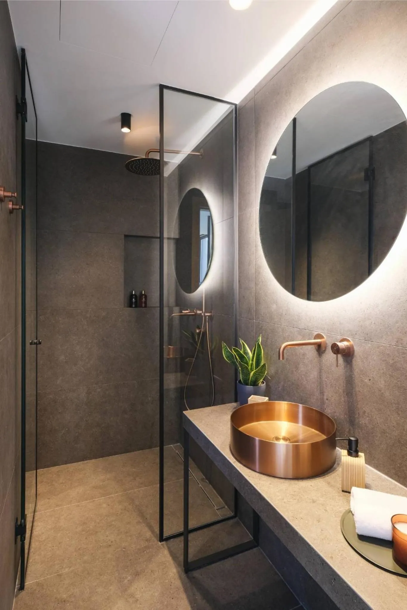 Shower in Floating Cubes Villas Aegina