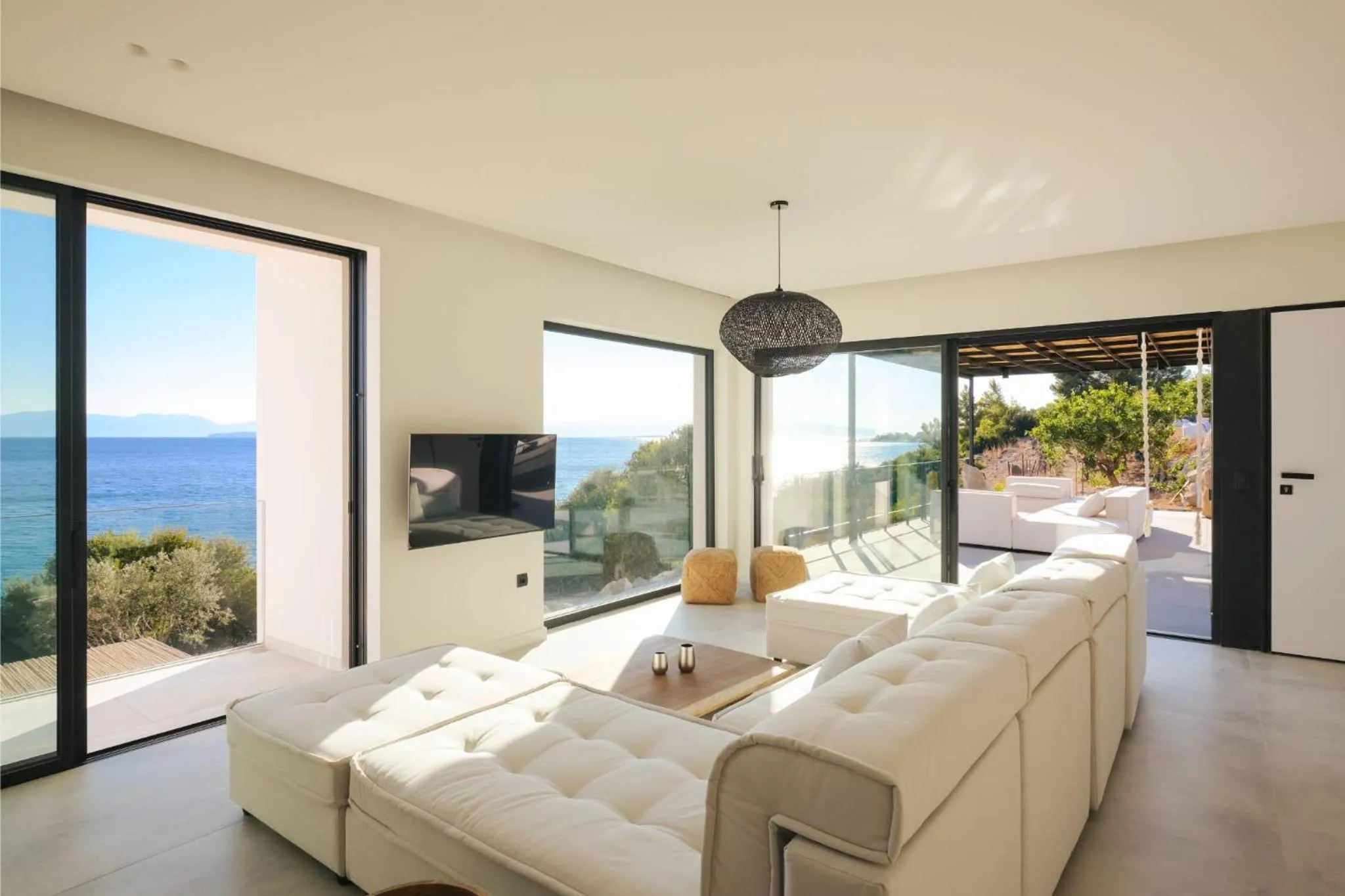 TV and multimedia in Floating Cubes Villas Aegina