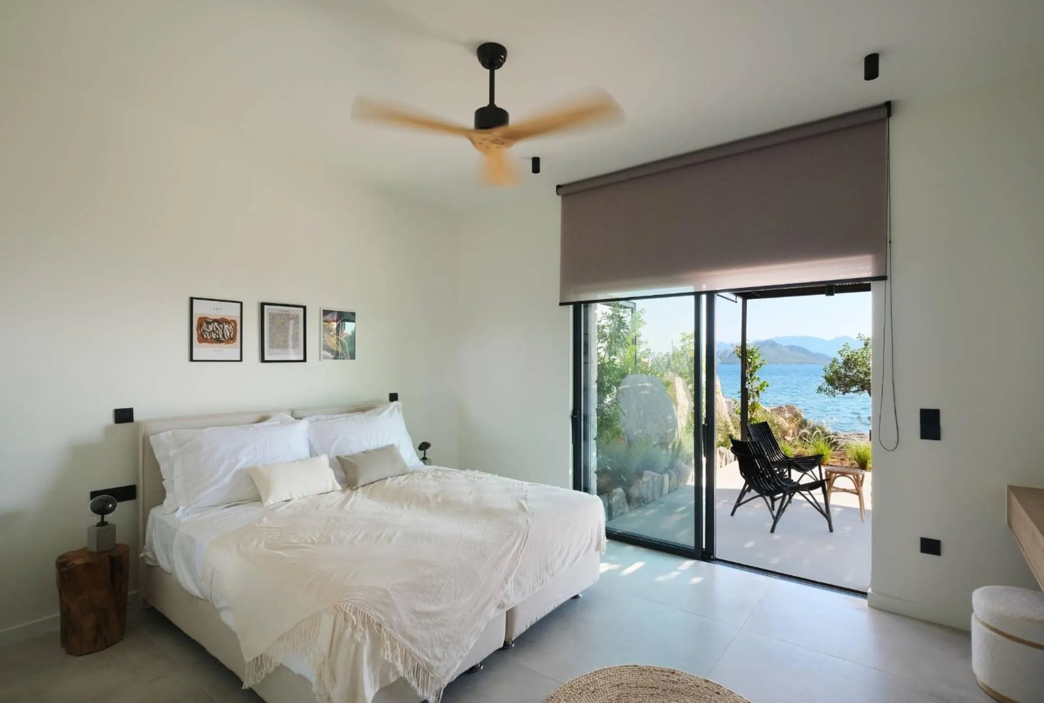 Bed in Floating Cubes Villas Aegina