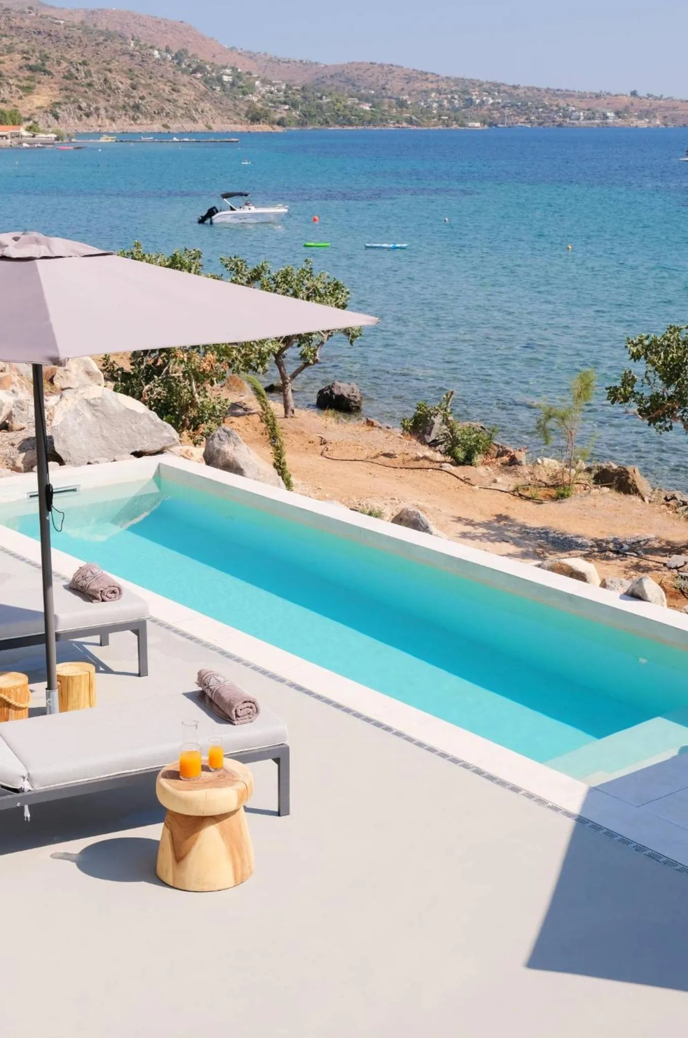Patio in Floating Cubes Villas Aegina