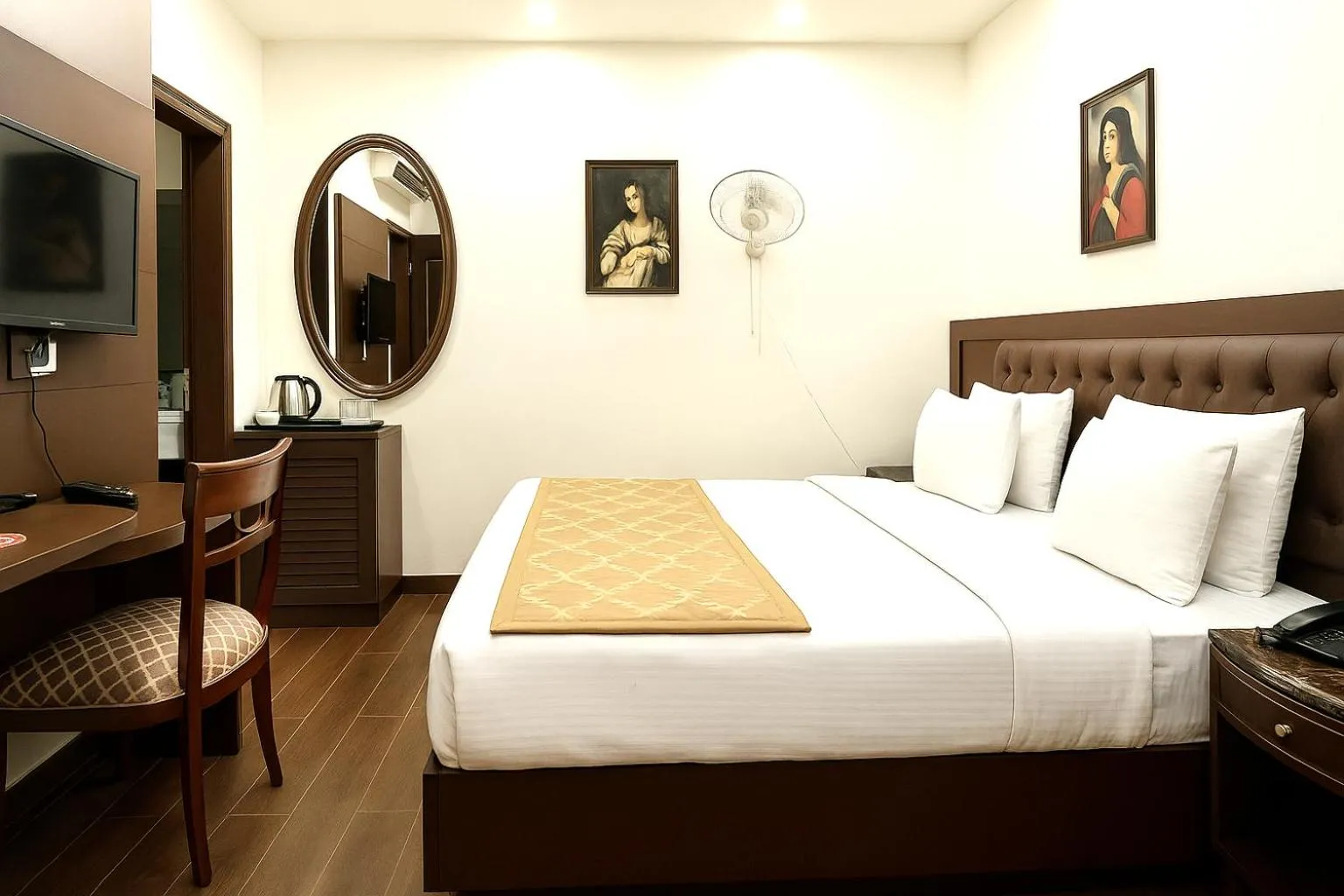 Bed in Hotel Kian by JMD Group
