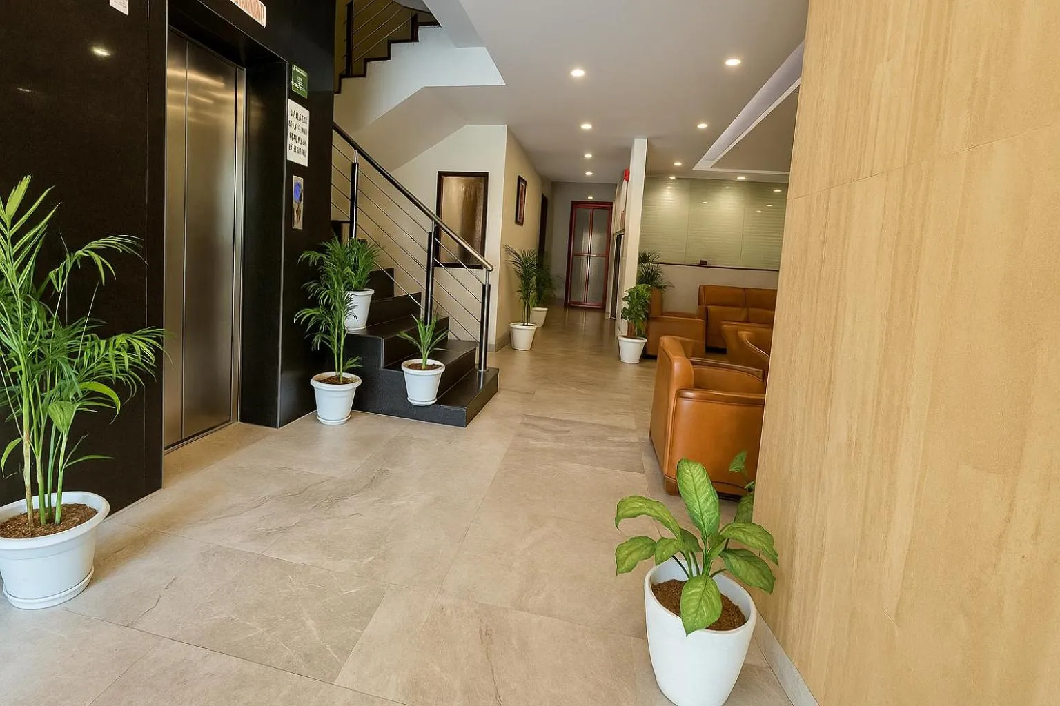 Lobby or reception in Hotel Kian by JMD Group