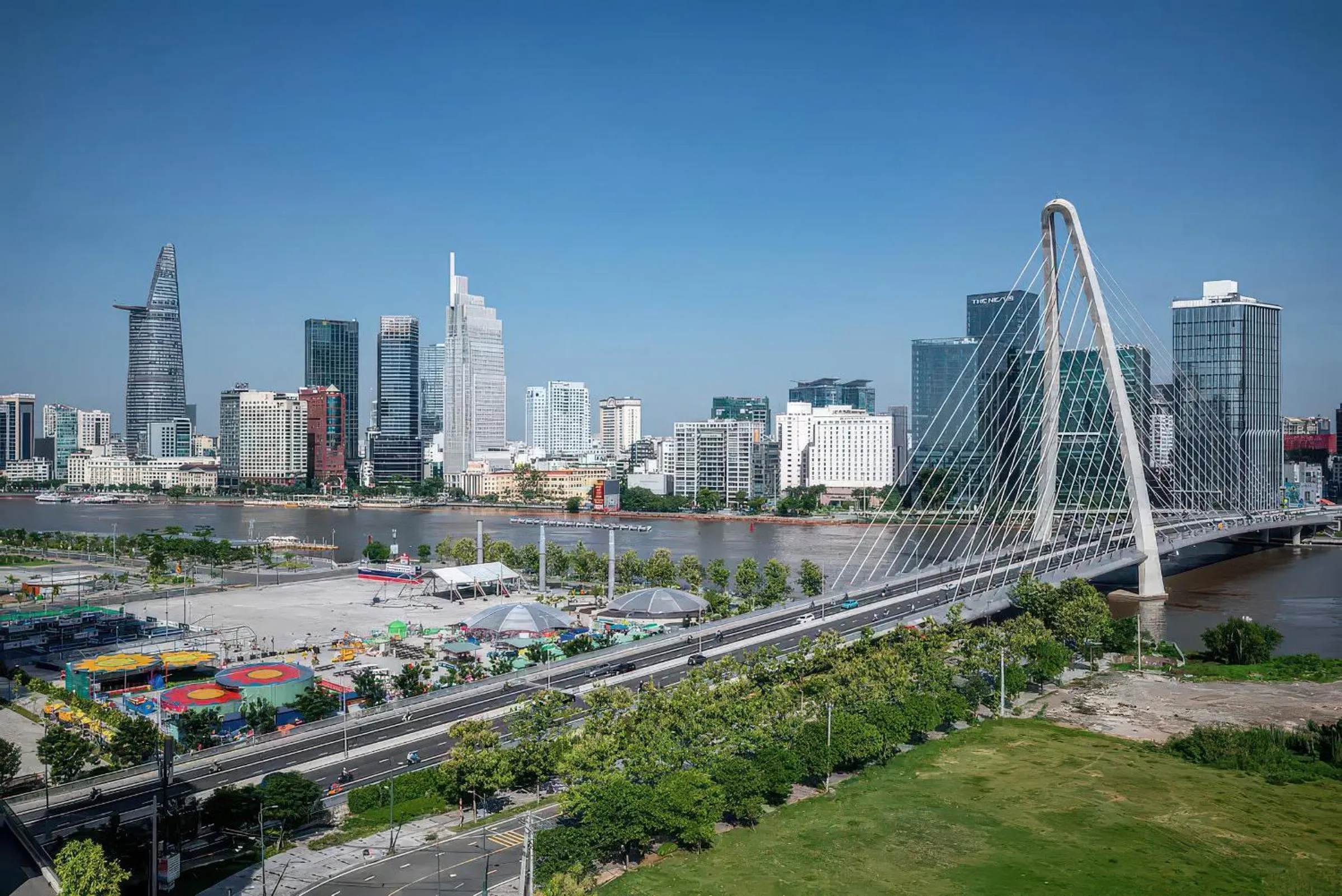 Property building in The Metropole - Horizon View Riverside D2