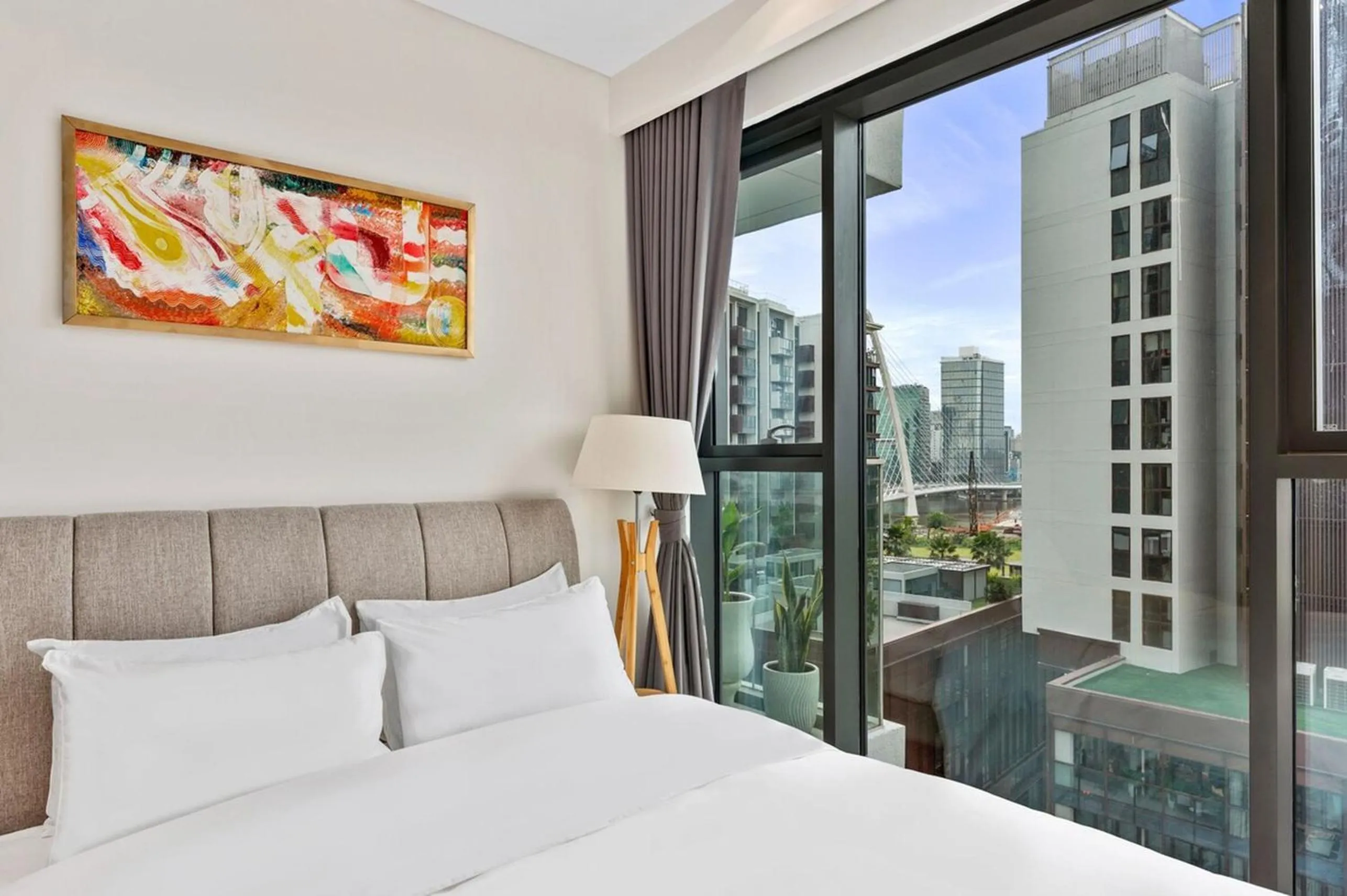 Bed in The Metropole - Horizon View Riverside D2