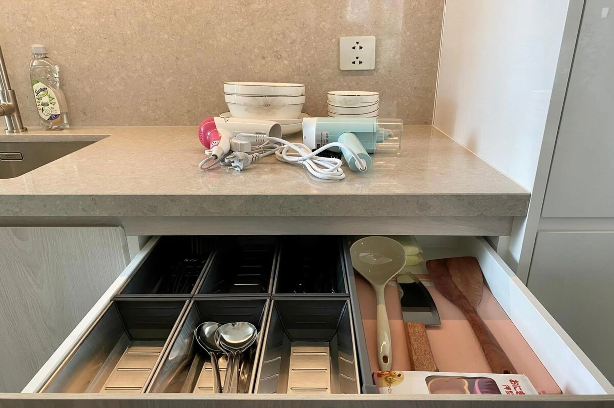 Kitchen or kitchenette in The Metropole - Horizon View Riverside D2