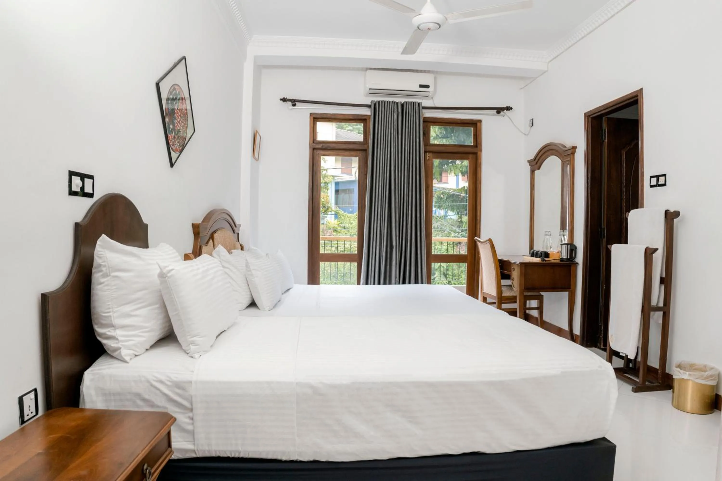 Photo of the whole room, Bed in Gallery City Hotel