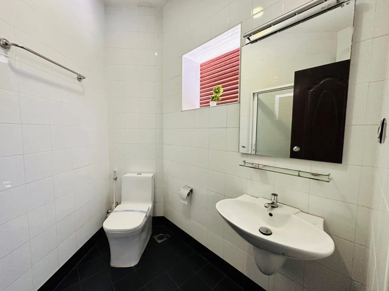 Shower in Gallery City Hotel