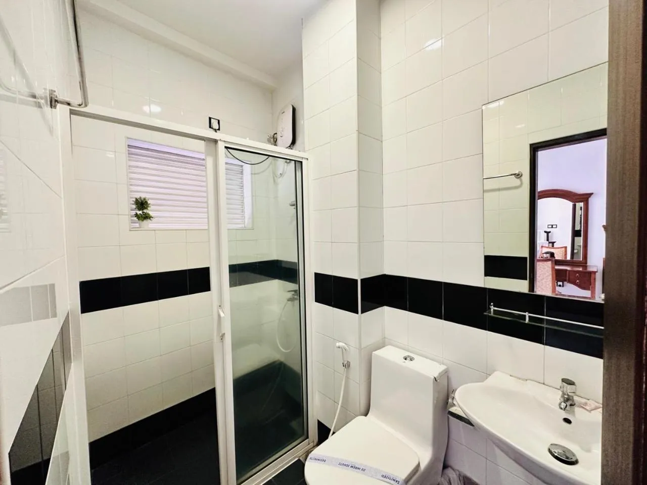 Shower in Gallery City Hotel